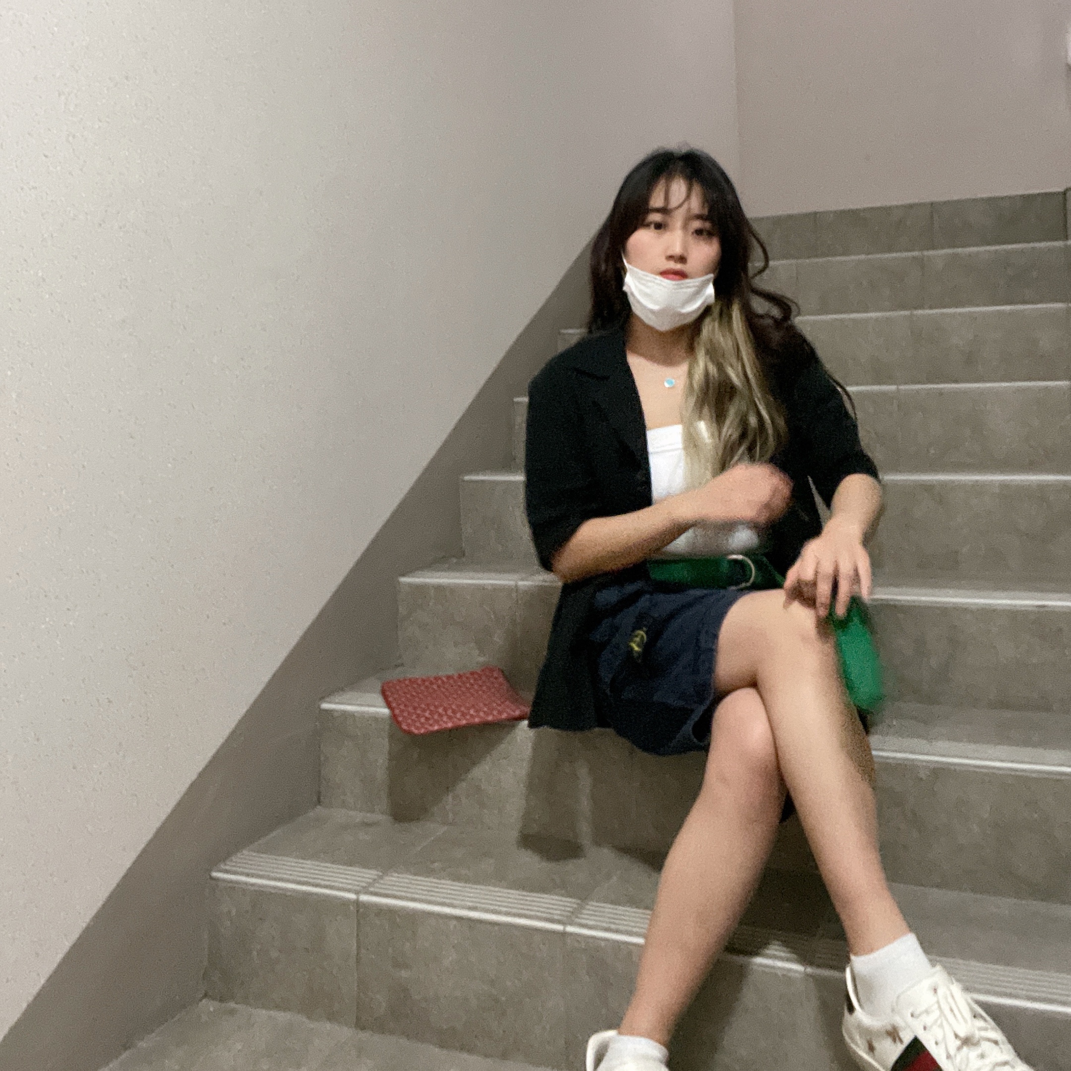 Gucci Ace Bees & Stars Embroidered Sneakers 착용 스타일 - 2