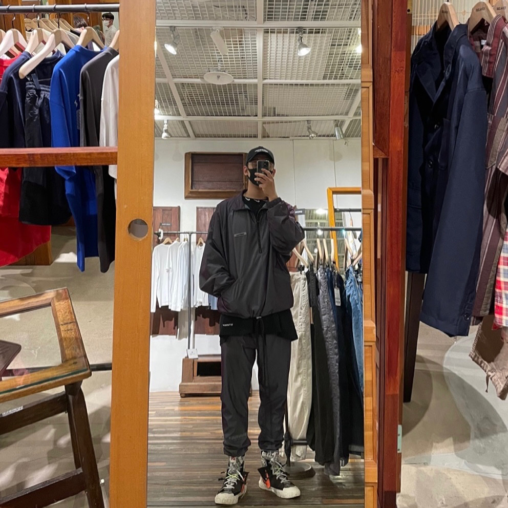 Essentials Track Jacket Iridescent - 20SS, Essentials Track Pants Iridescent - 20SS 착용 스타일
