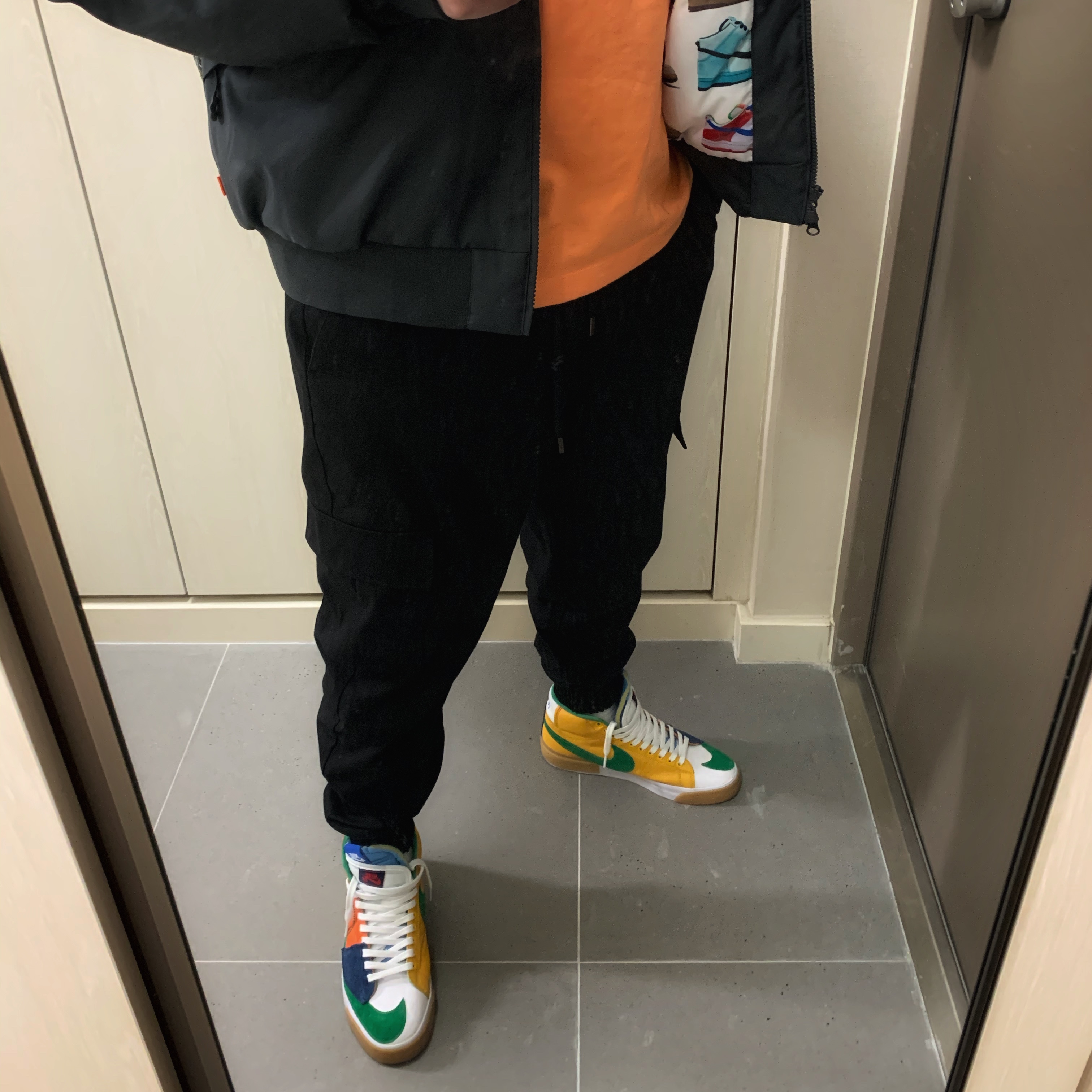 Nike SB Zoom Blazer Mid Edge Safety Orange Lucky Green, Nike SB Dunk ISO Jacket Dark Smoke Grey - US/EU 착용 스타일