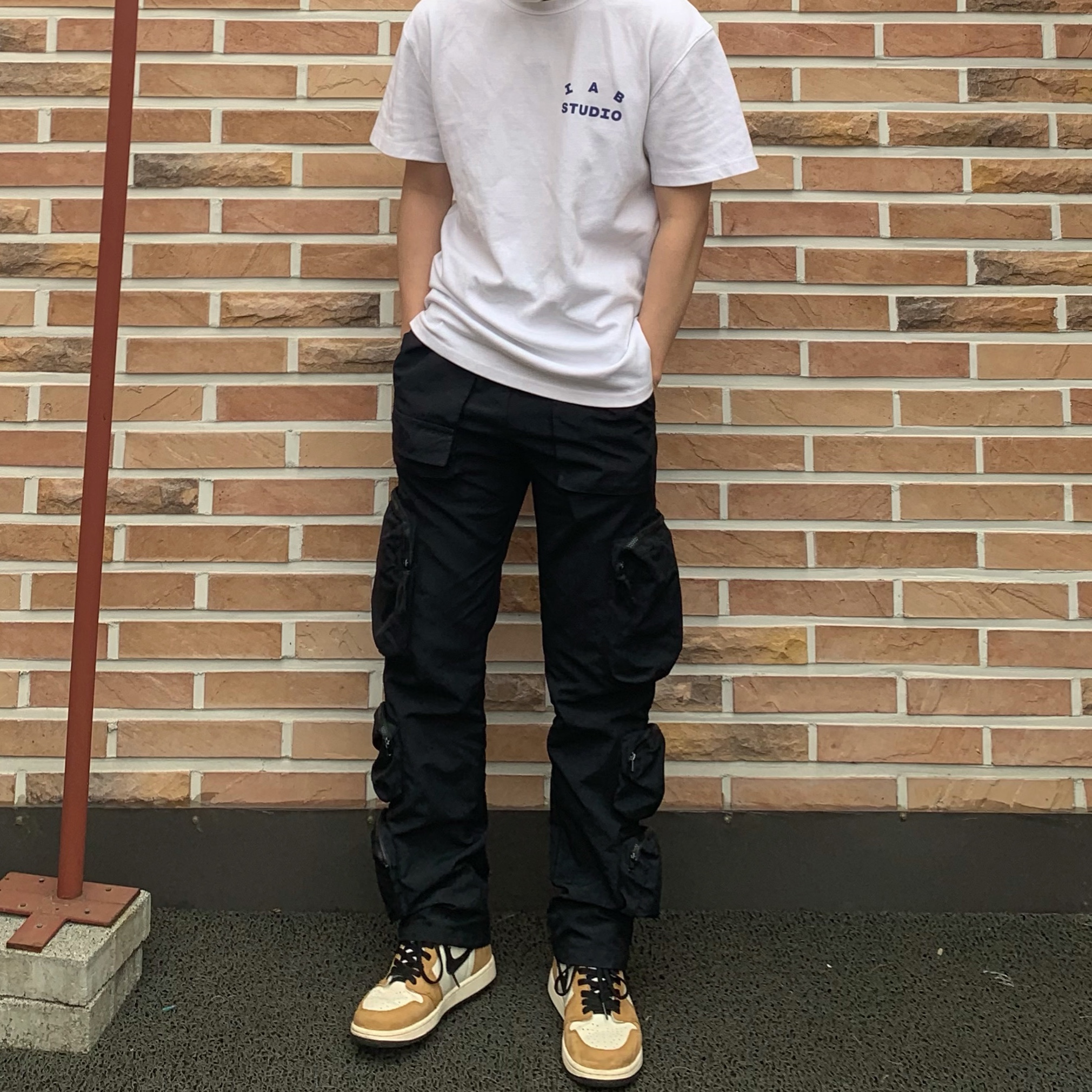 Jordan 1 Retro High Rookie of the Year, IAB Studio T-Shirt White 착용 스타일