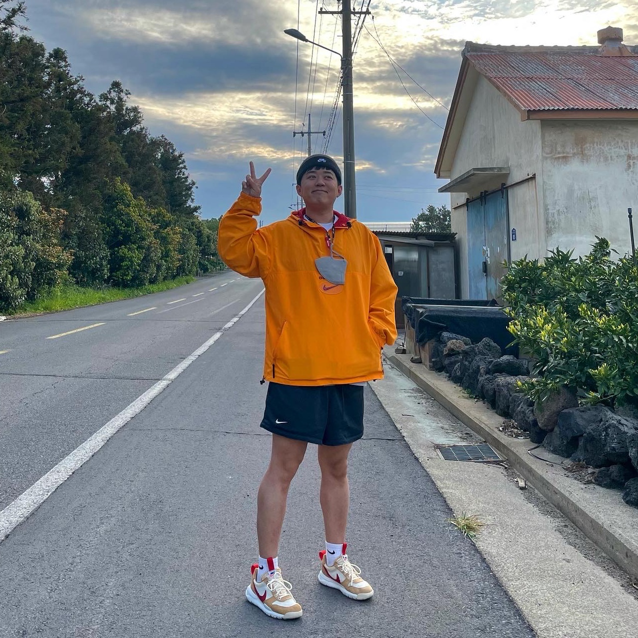 Nike x Tom Sachs Mars Yard Overshoe 3.0, Supreme x Nike Jewel Reversible Ripstop Anorak Orange - 20FW 착용 스타일