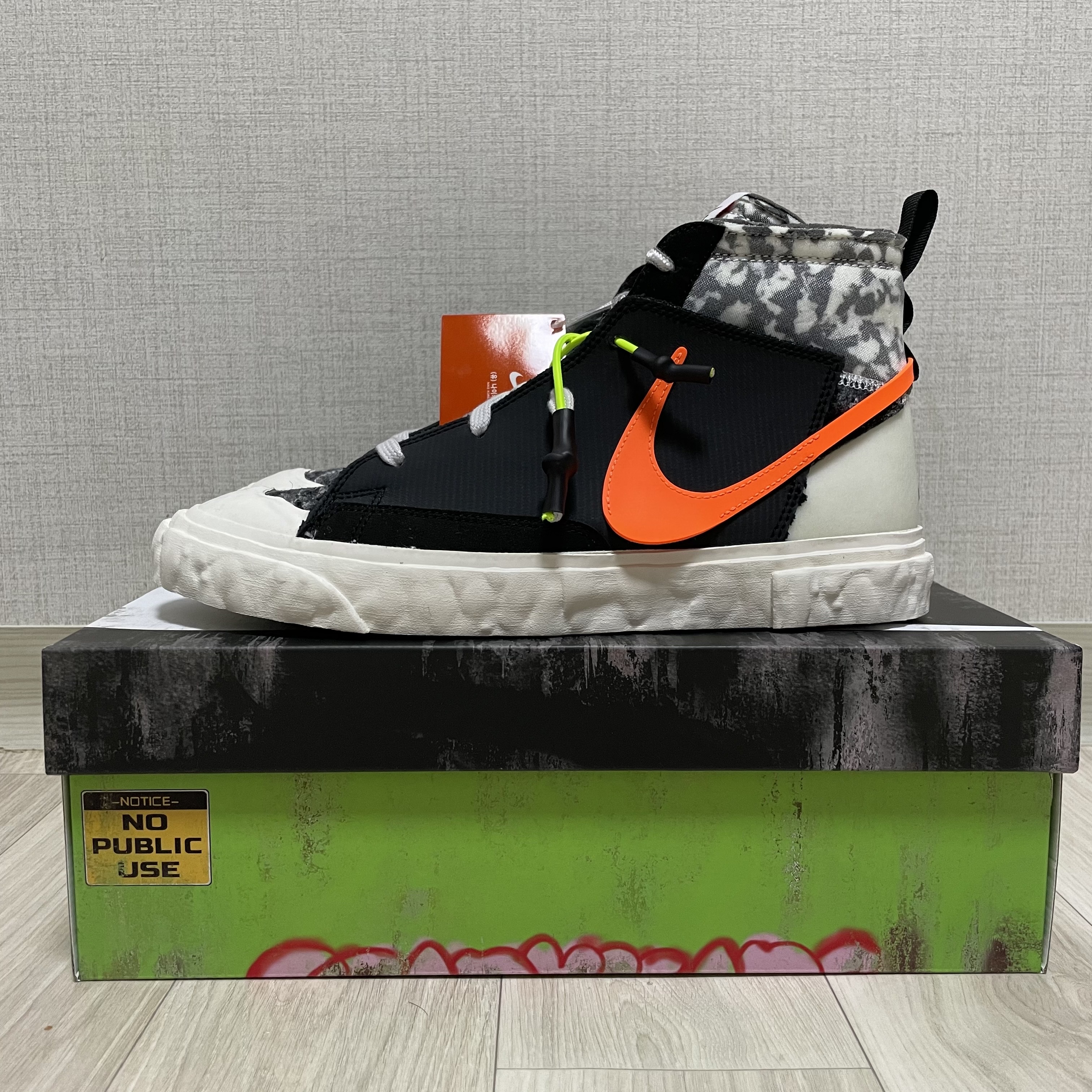 Nike x Readymade Blazer Mid Black 착용 스타일 - 1