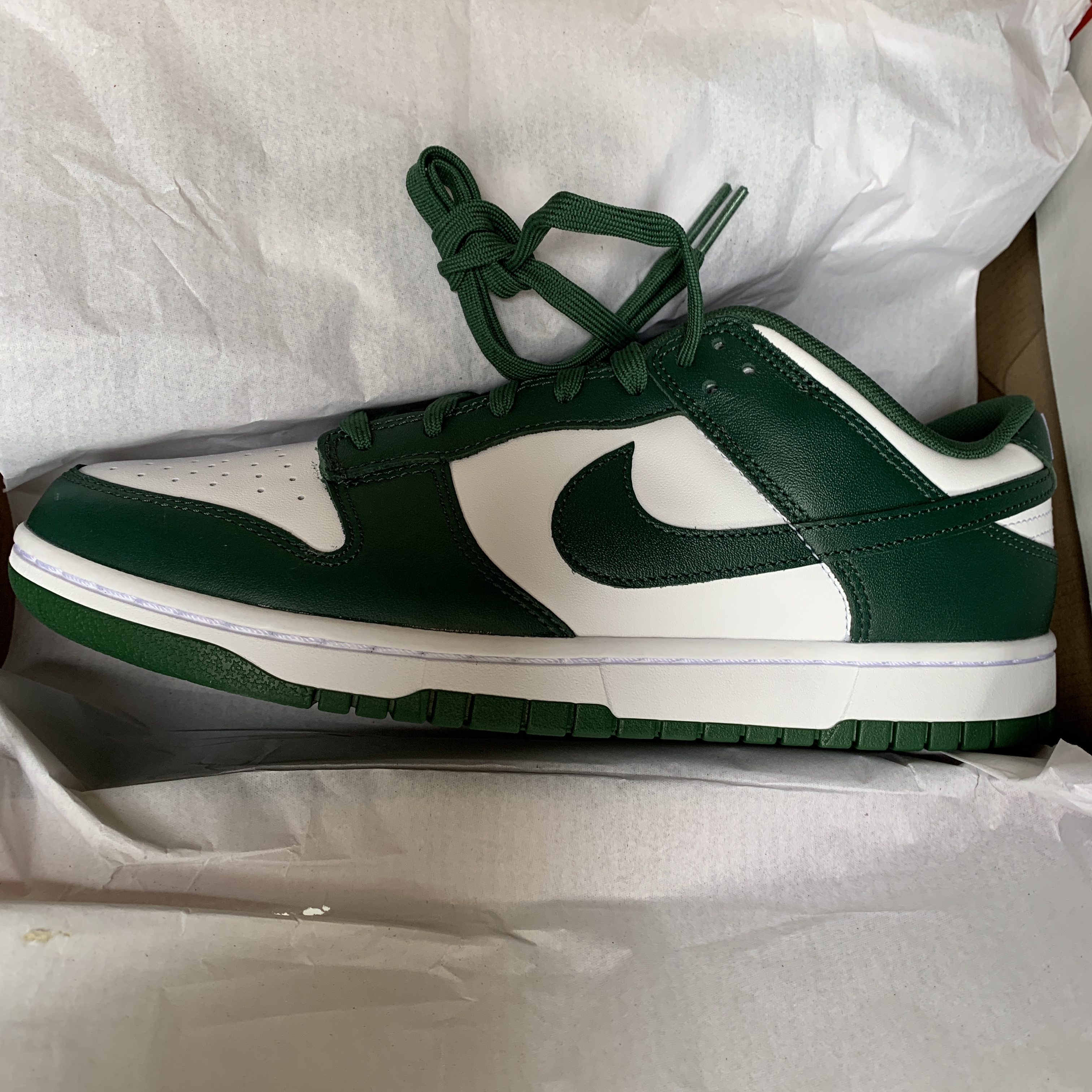 Nike Dunk Low Retro Varsity Green 착용 스타일