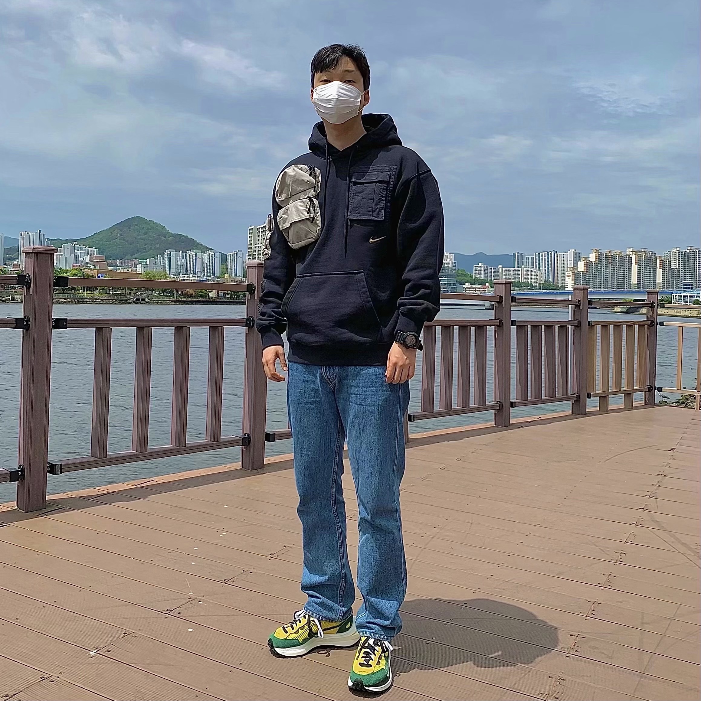 Nike x Sacai VaporWaffle Tour Yellow & Gorge Green Sail, Nike x Travis Scott NRG AG Utility Hoodie Black 착용 스타일