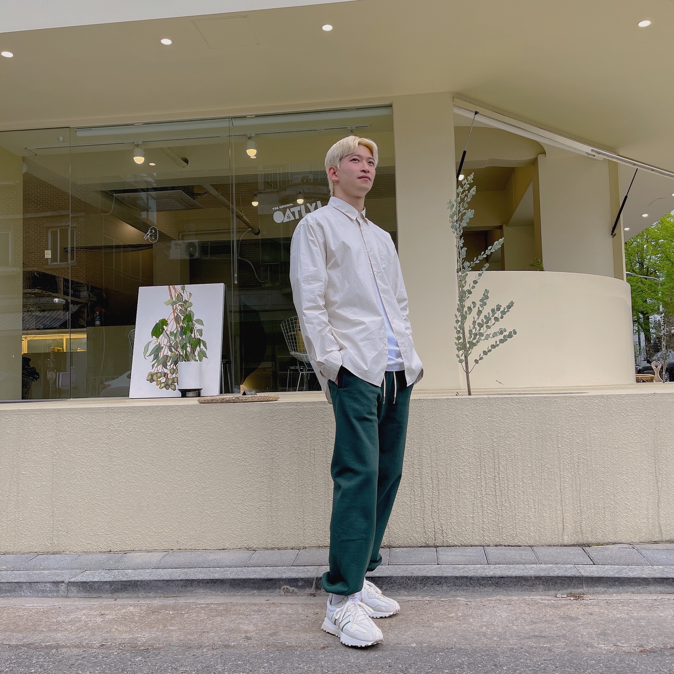 New Balance x Casablanca 327 Idealist Off White Green 착용 스타일