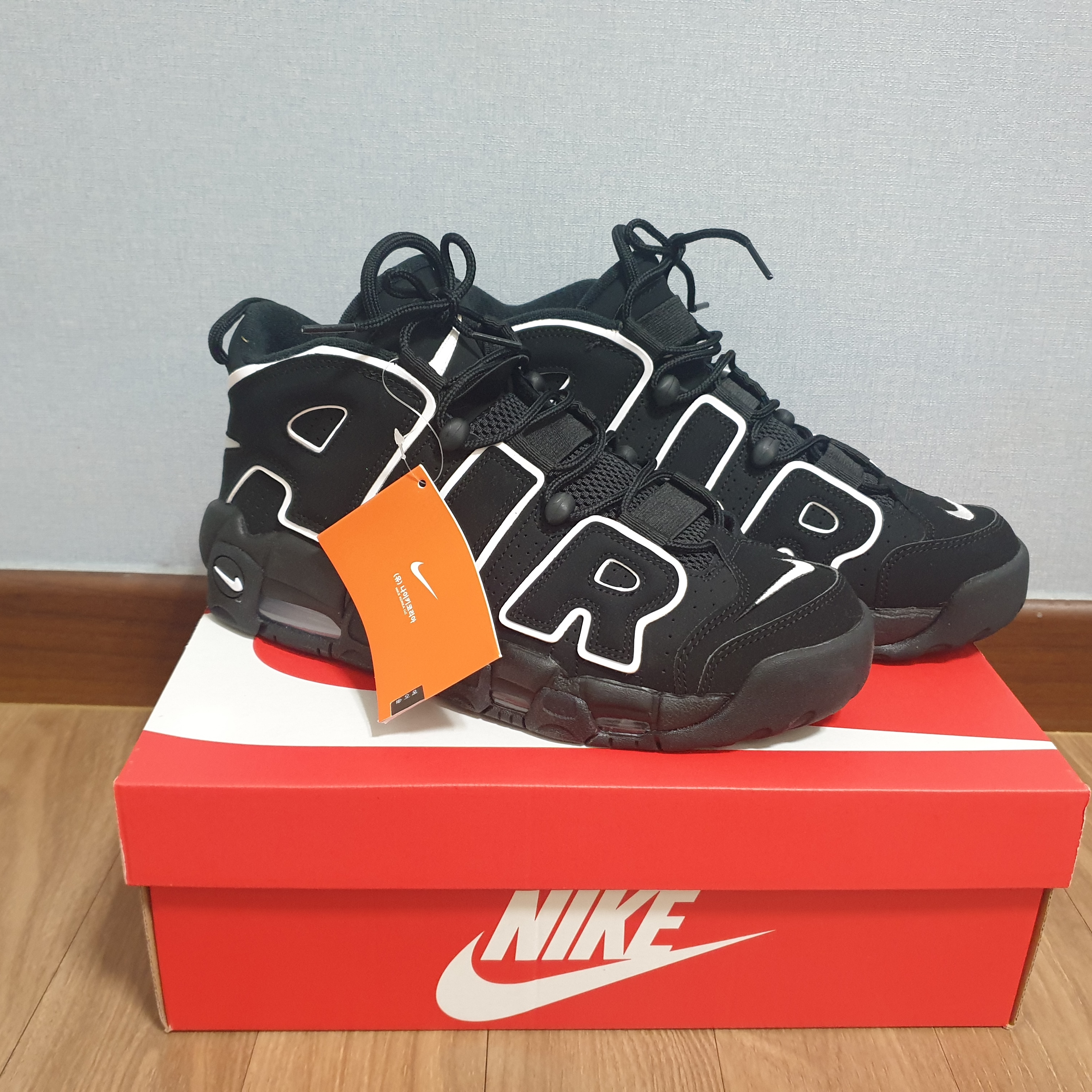 Nike Air More Uptempo Black White 2020 착용 스타일