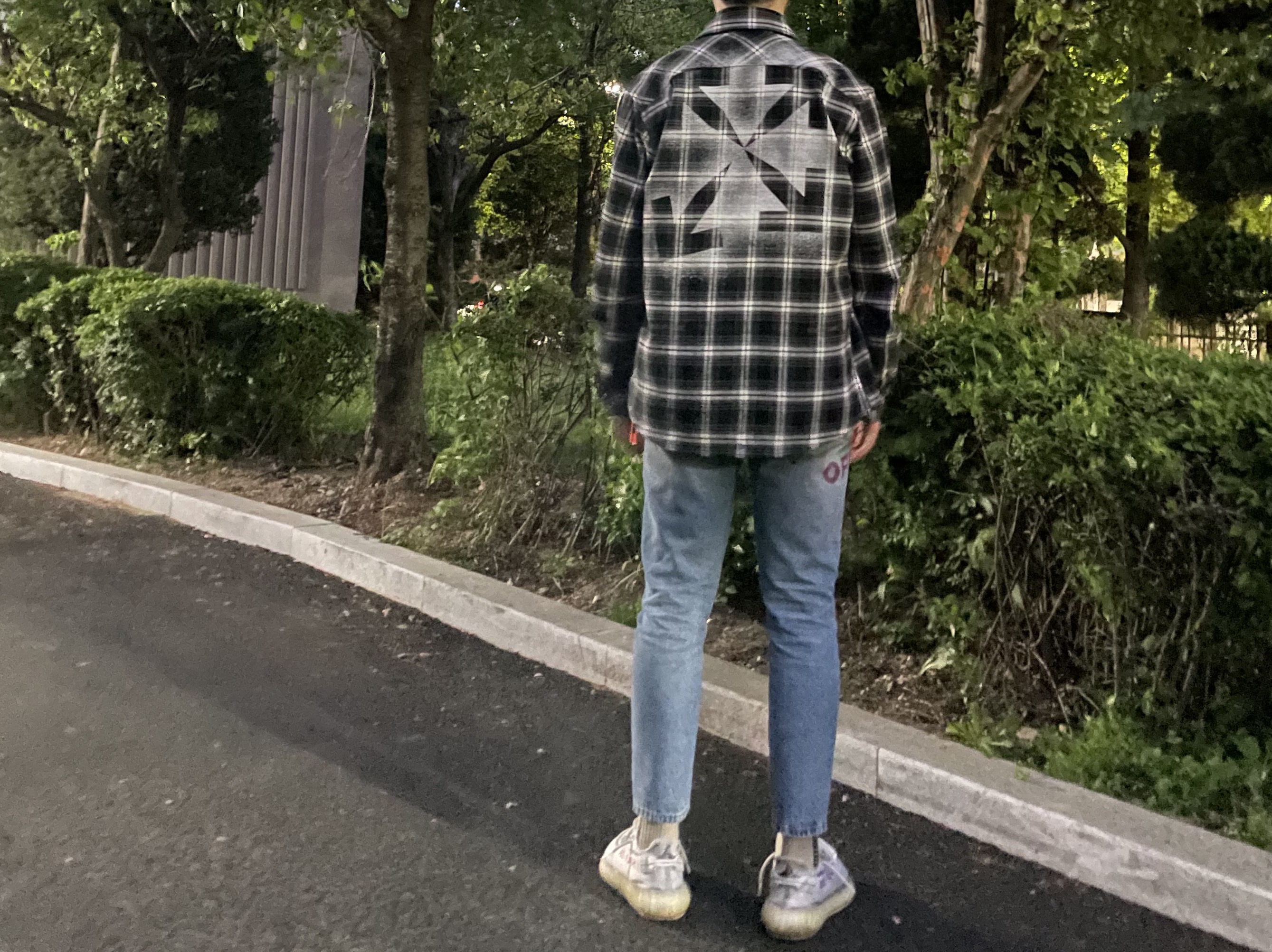 Adidas Yeezy Boost 350 V2 Zebra 2017/2019/2020 착용 스타일 - 2