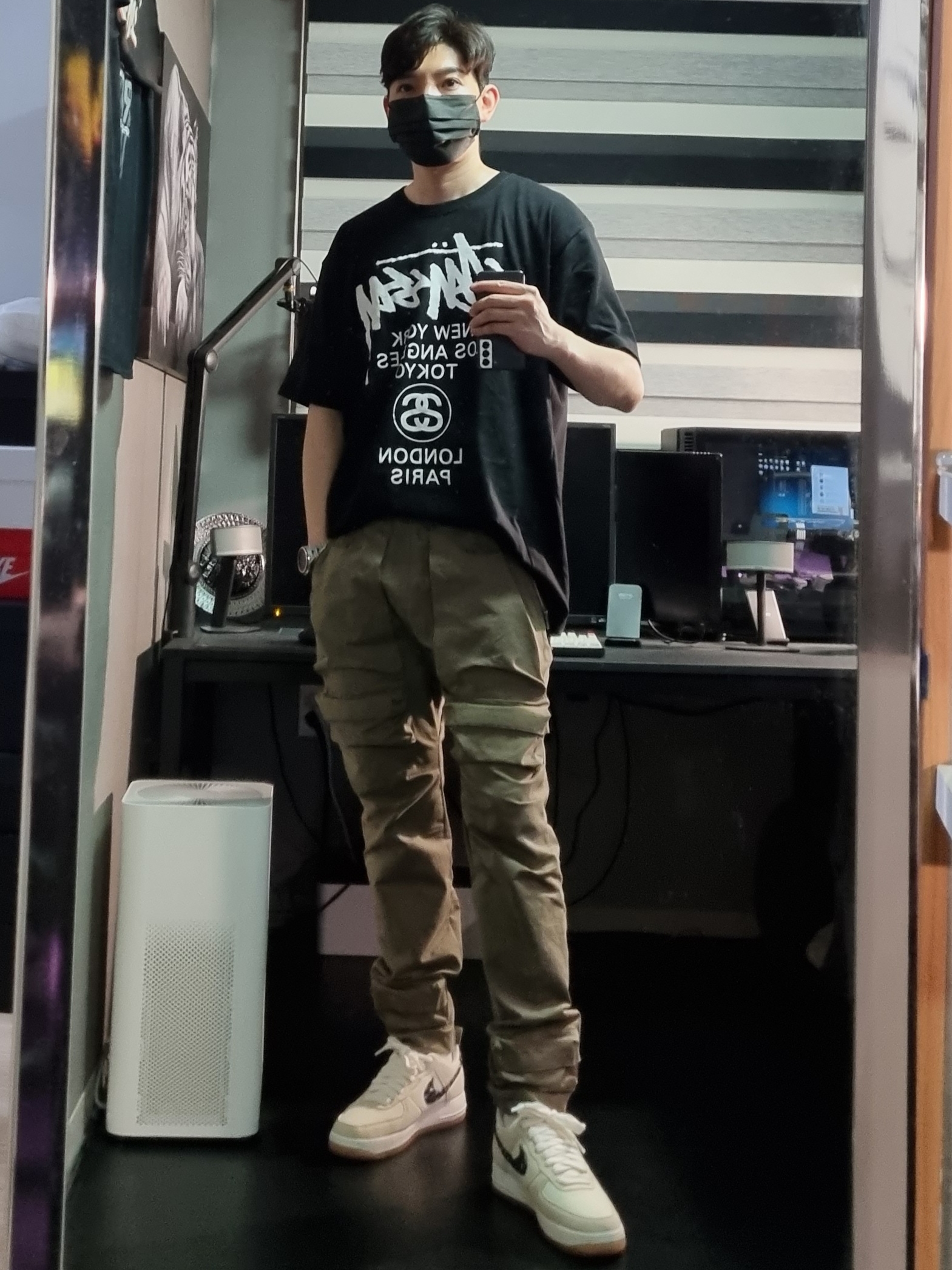 Stussy DSM World Tour T-Shirt Black, Nike Air Force 1 '07 LV8 Paisley Swoosh 착용 스타일 - 3