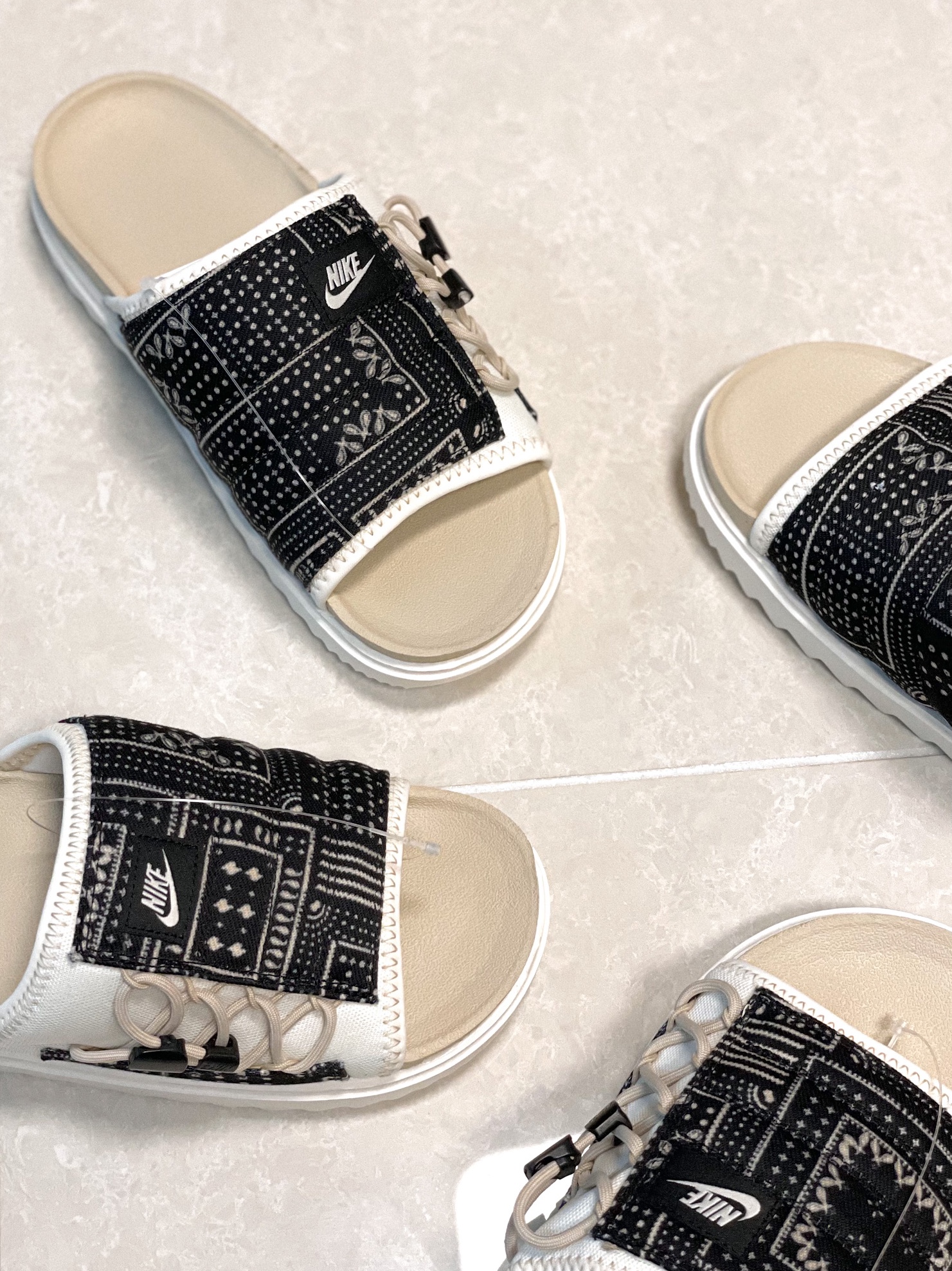 Nike Asuna Slide Pale Ivory Rattan 착용 스타일