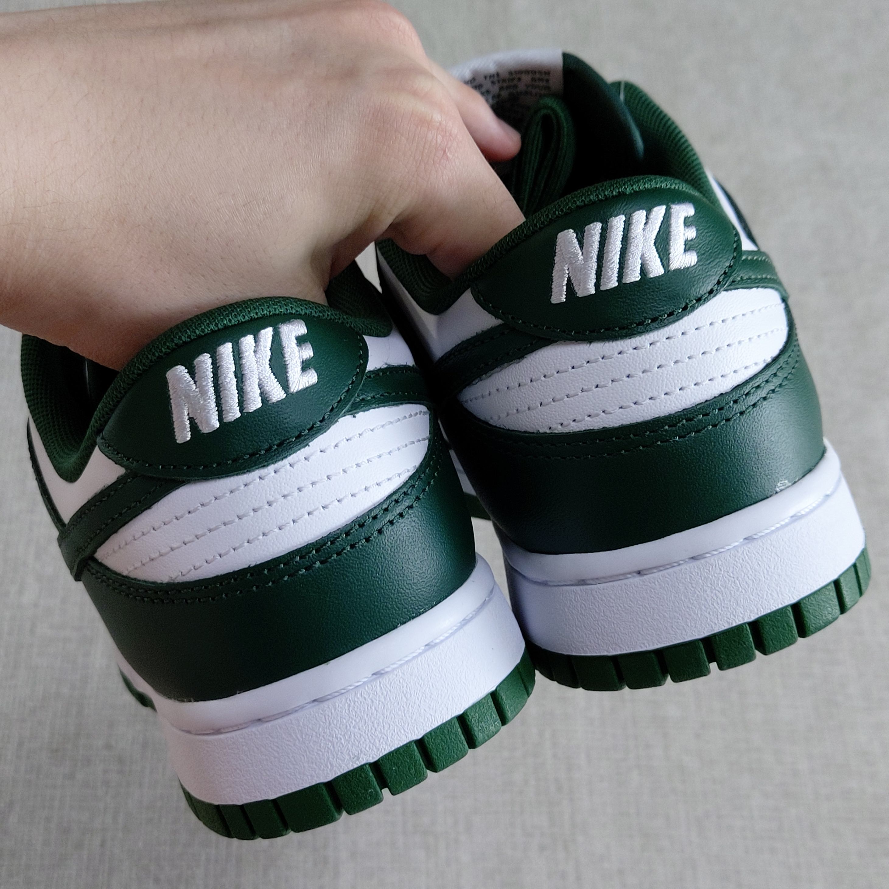 Nike Dunk Low Retro Varsity Green 착용 스타일 - 4