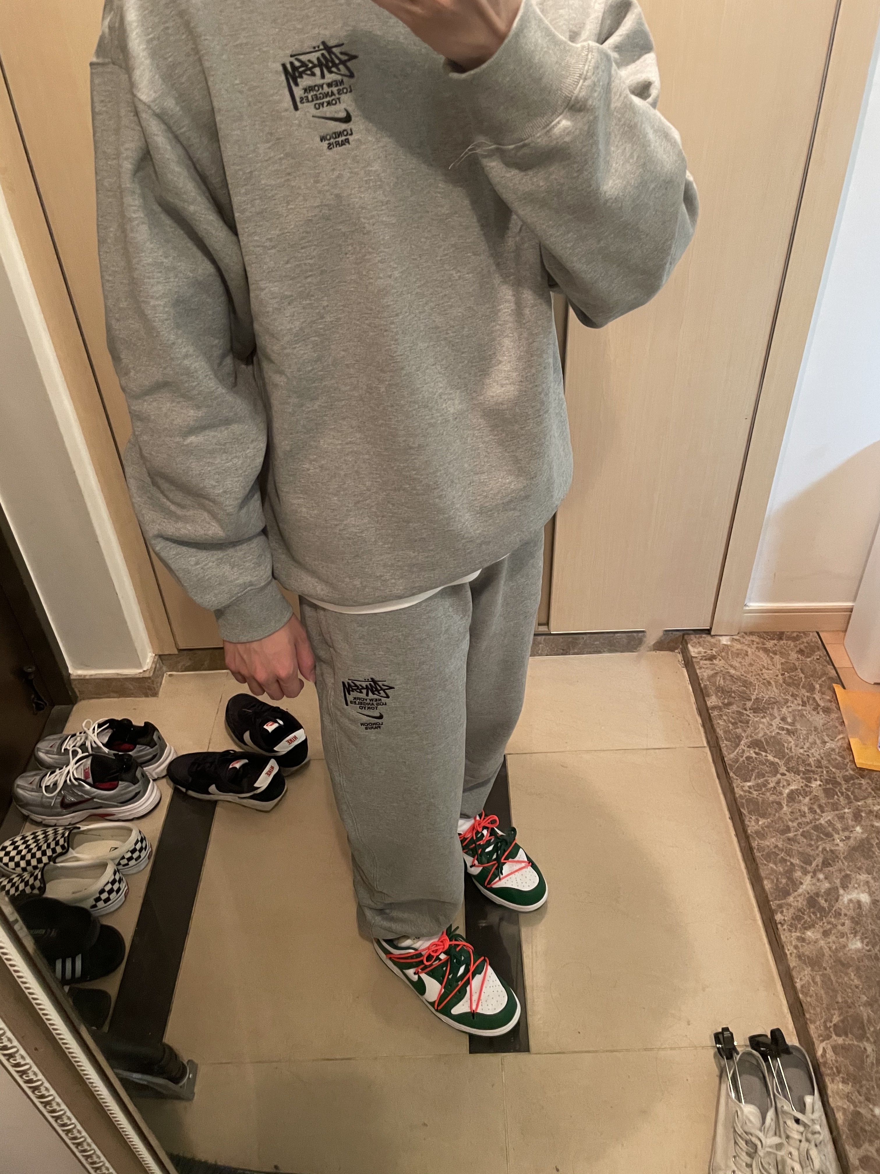Nike x Stussy NRG ZR Fleece Crewneck Heather Grey - US/EU, Nike x Stussy NRG ZR Fleece Pants Heather Grey - Asia 착용 스타일