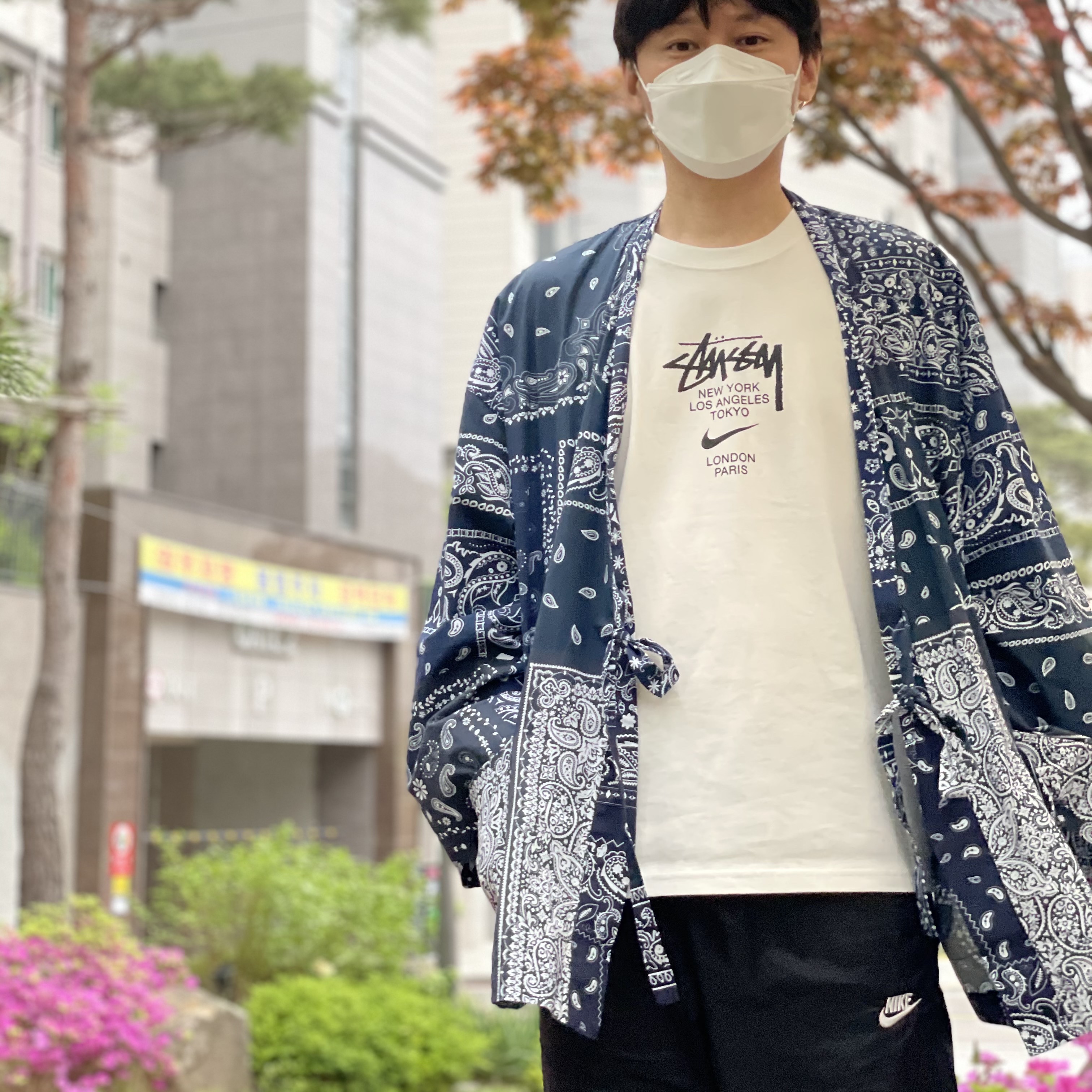 Nike Dunk Low Retro Black, Nike x Stussy WT T-Shirt White - Asia 착용 스타일 - 2