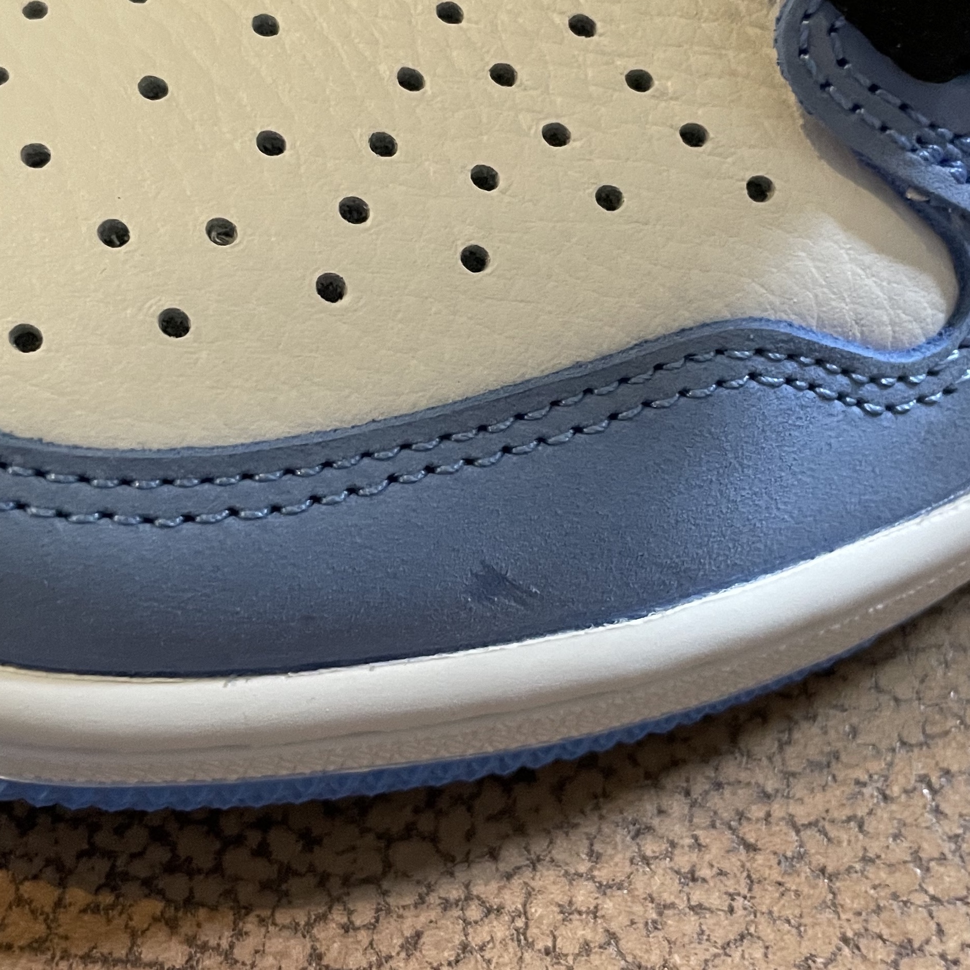 Jordan 1 Retro High OG University Blue 착용 스타일