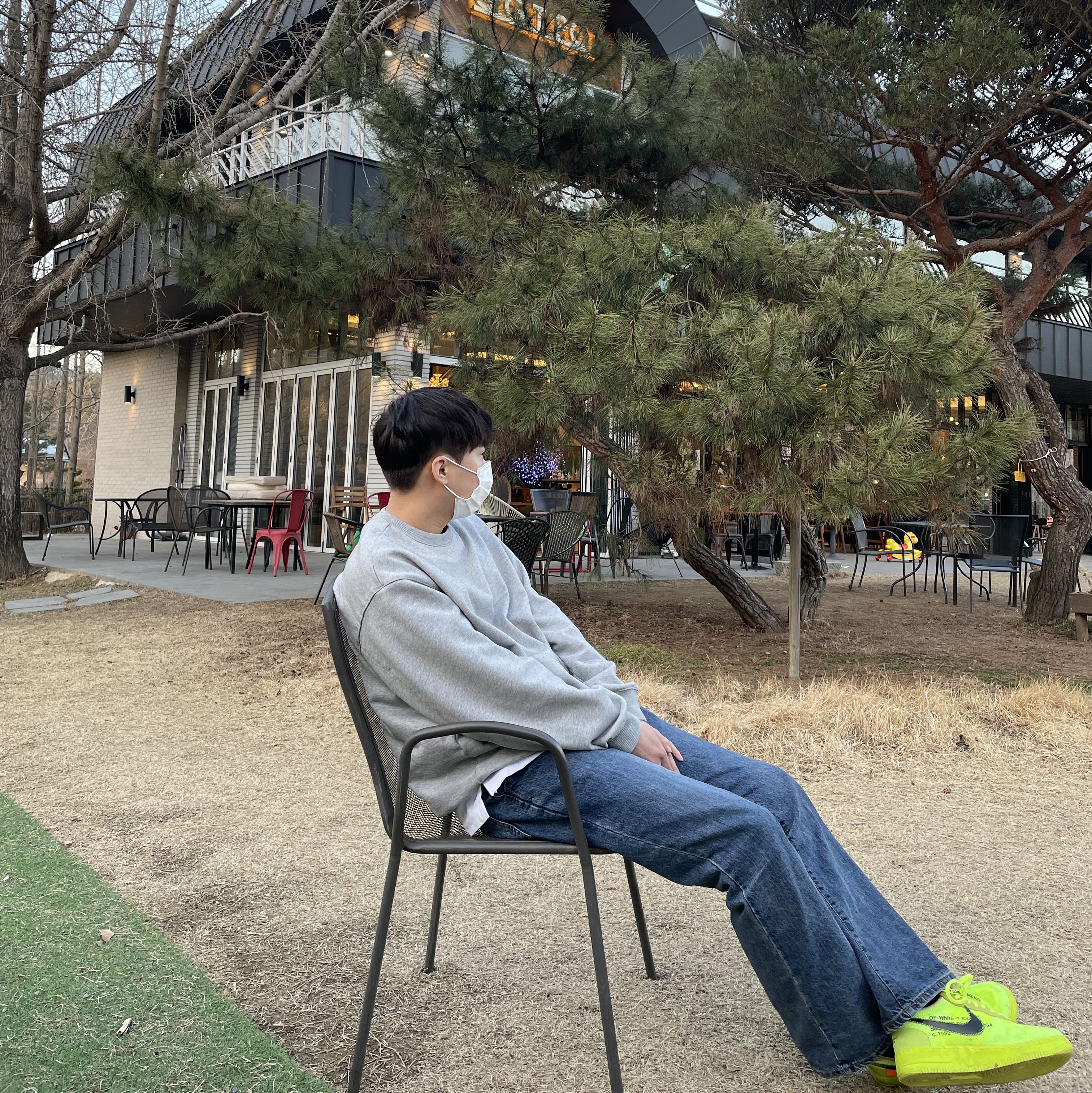 Nike x Off-White Air Force 1 Low Volt 착용 스타일