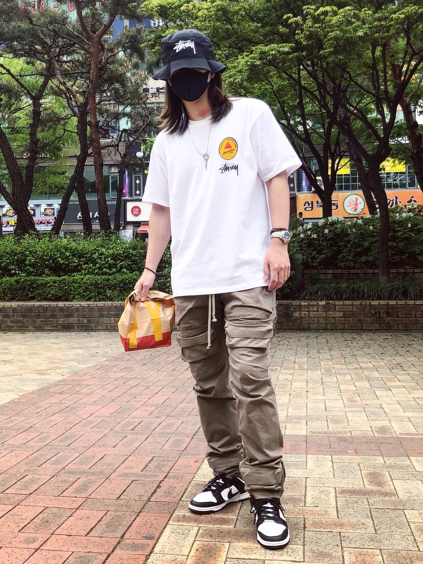 Nike Dunk Low Retro Black, Stussy x Martine Rose 40 WT T-Shirt 착용 스타일 - 1