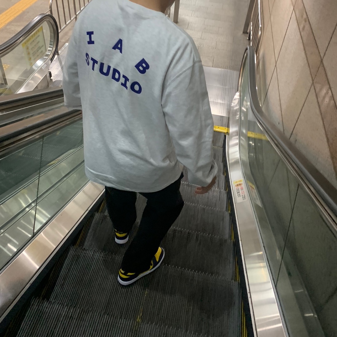 IAB Studio Long Sleeve Light Gray, Nike Dunk Low Retro Varsity Maize 착용 스타일