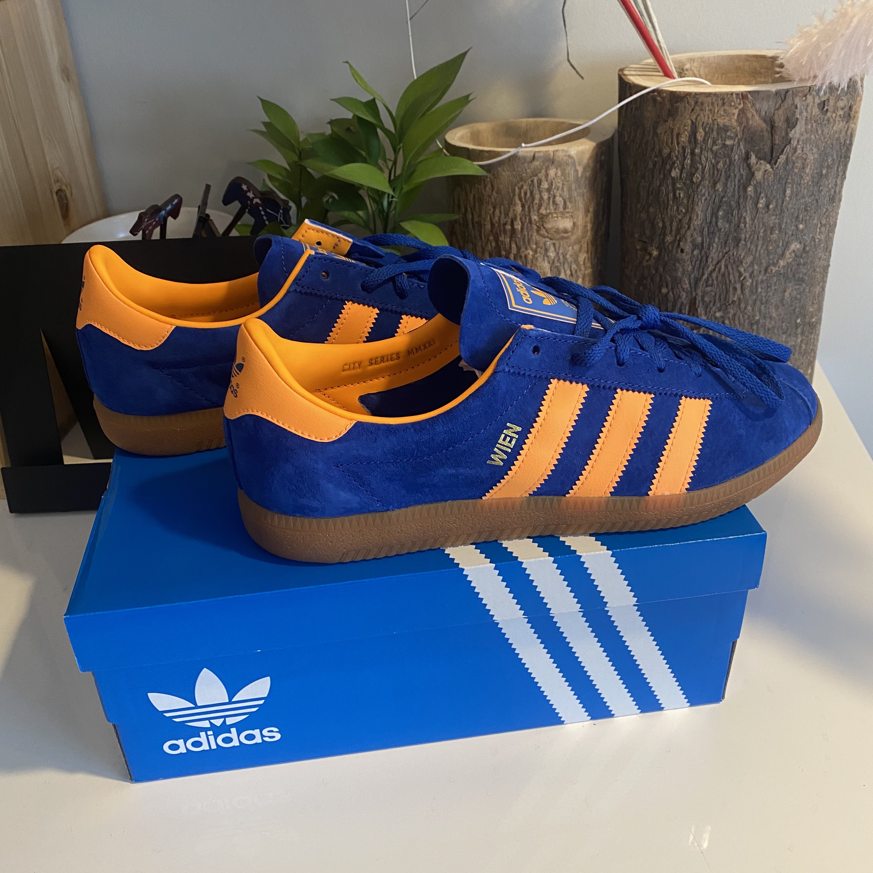 Adidas Wien Orange Bluebird 착용 스타일 - 1