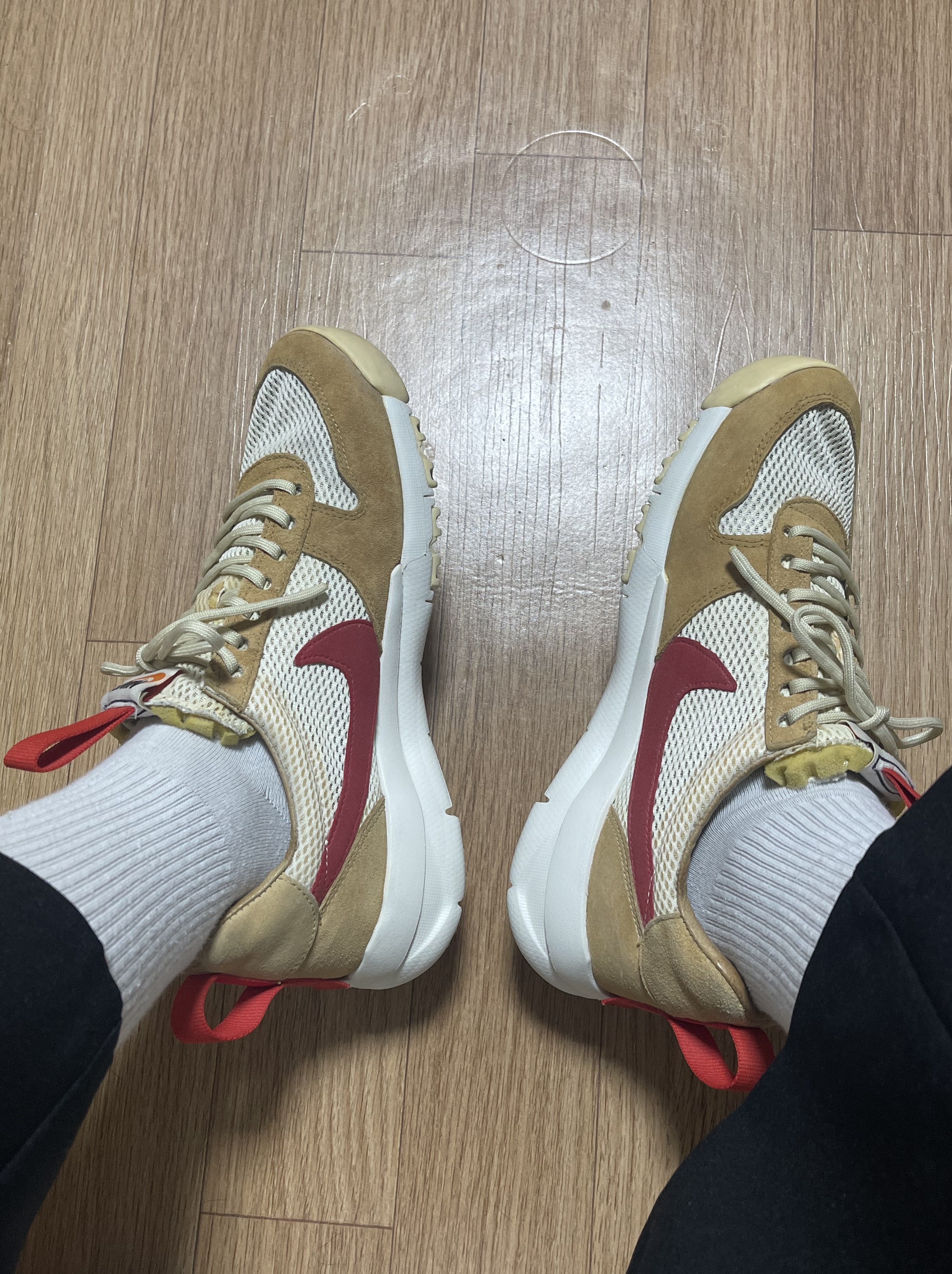 Nike x Tom Sachs Mars Yard Shoe 2.0 Space Camp 착용 스타일 - 2