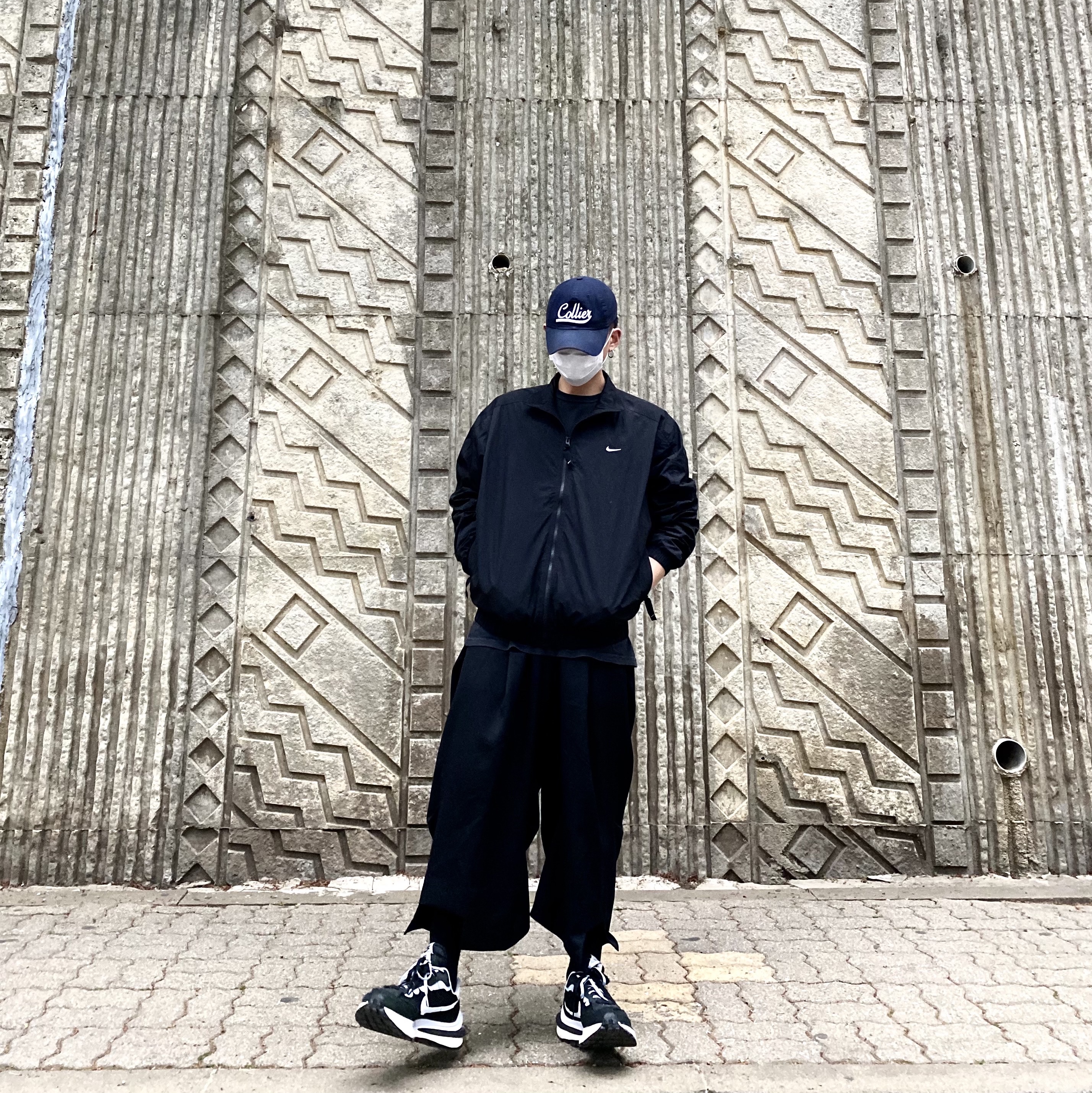Nike x Sacai VaporWaffle Black White, Nike M NRG Track Jacket Black 착용 스타일