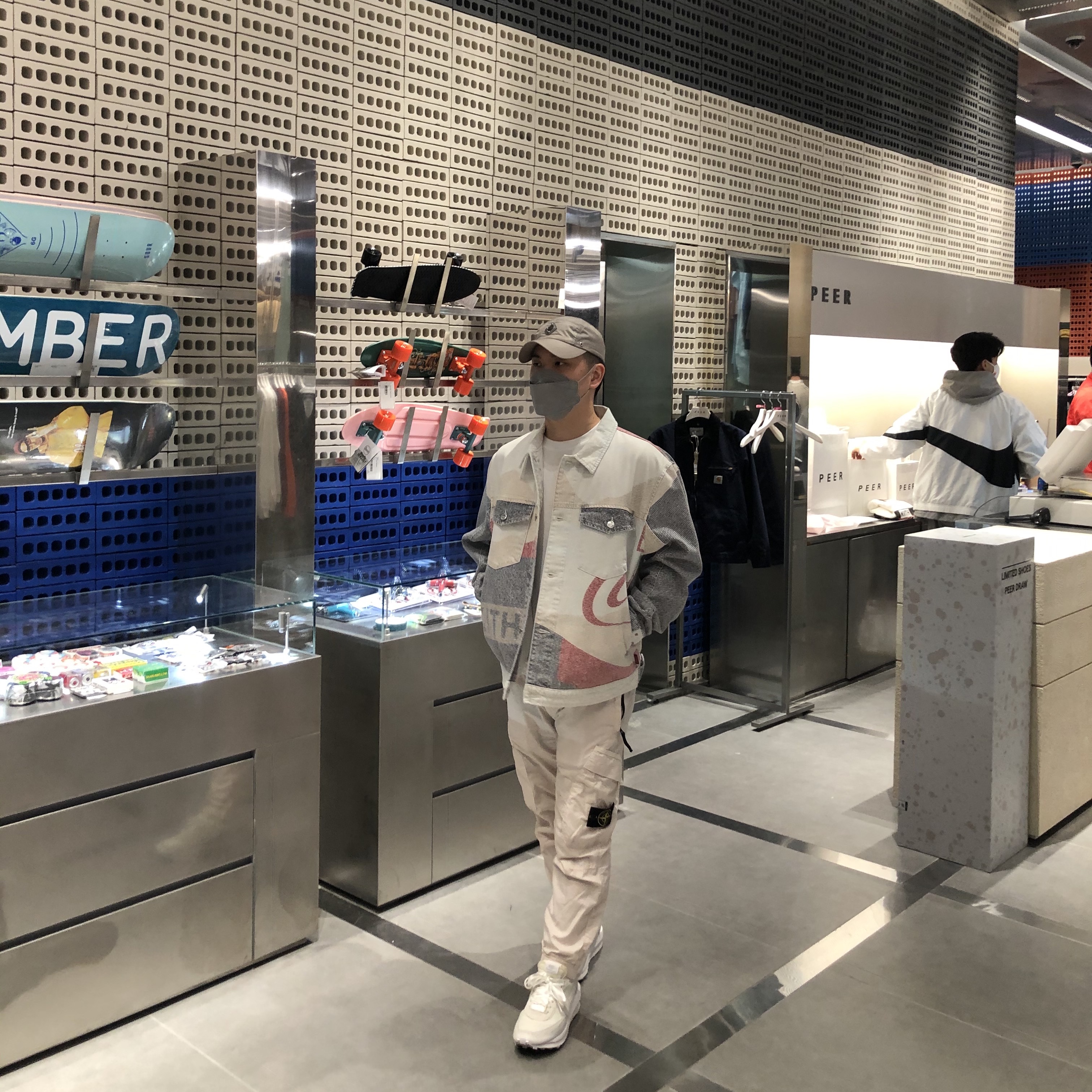 Nike x Sacai LDWaffle White Nylon 착용 스타일