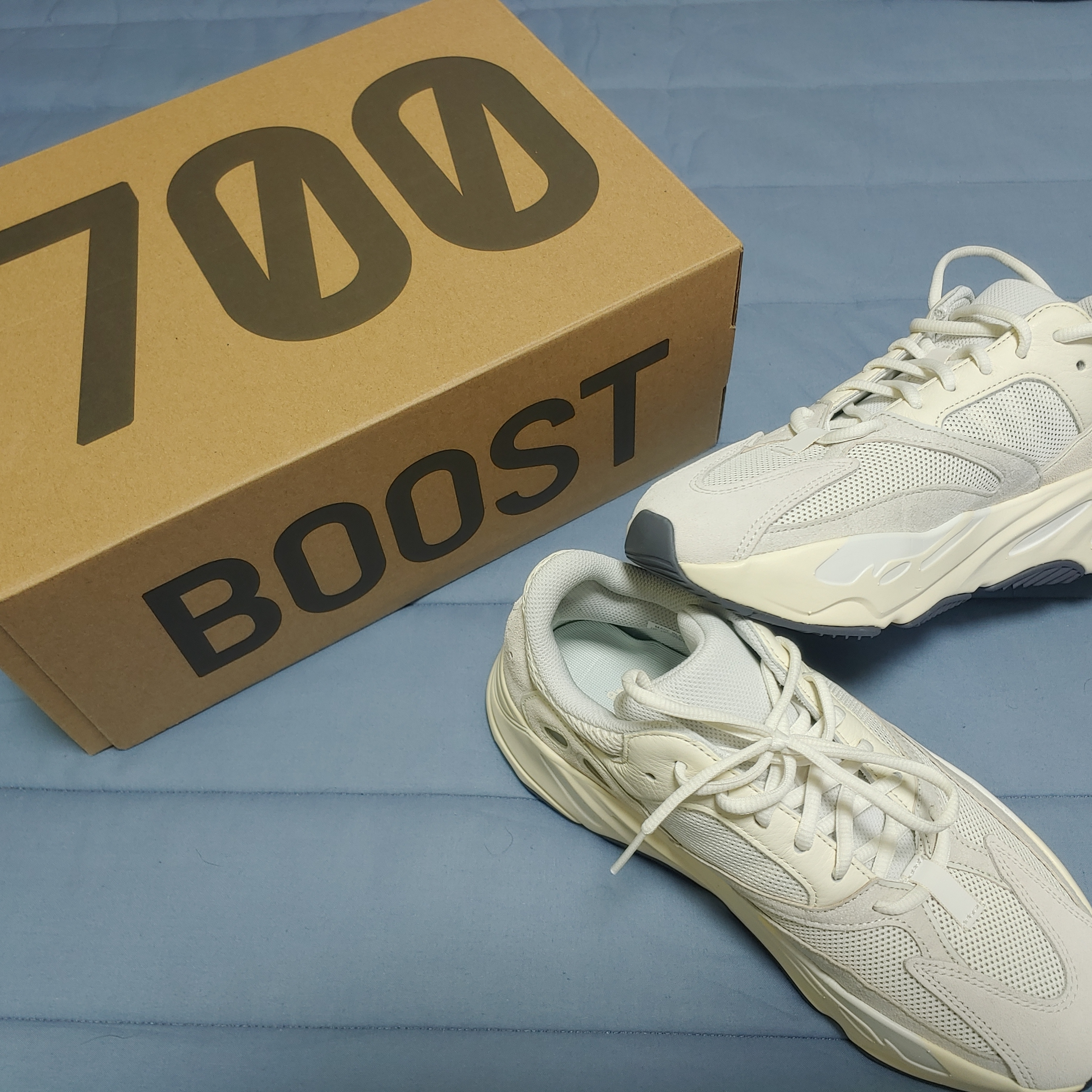 Adidas Yeezy Boost 700 Analog 2019 착용 스타일 - 1