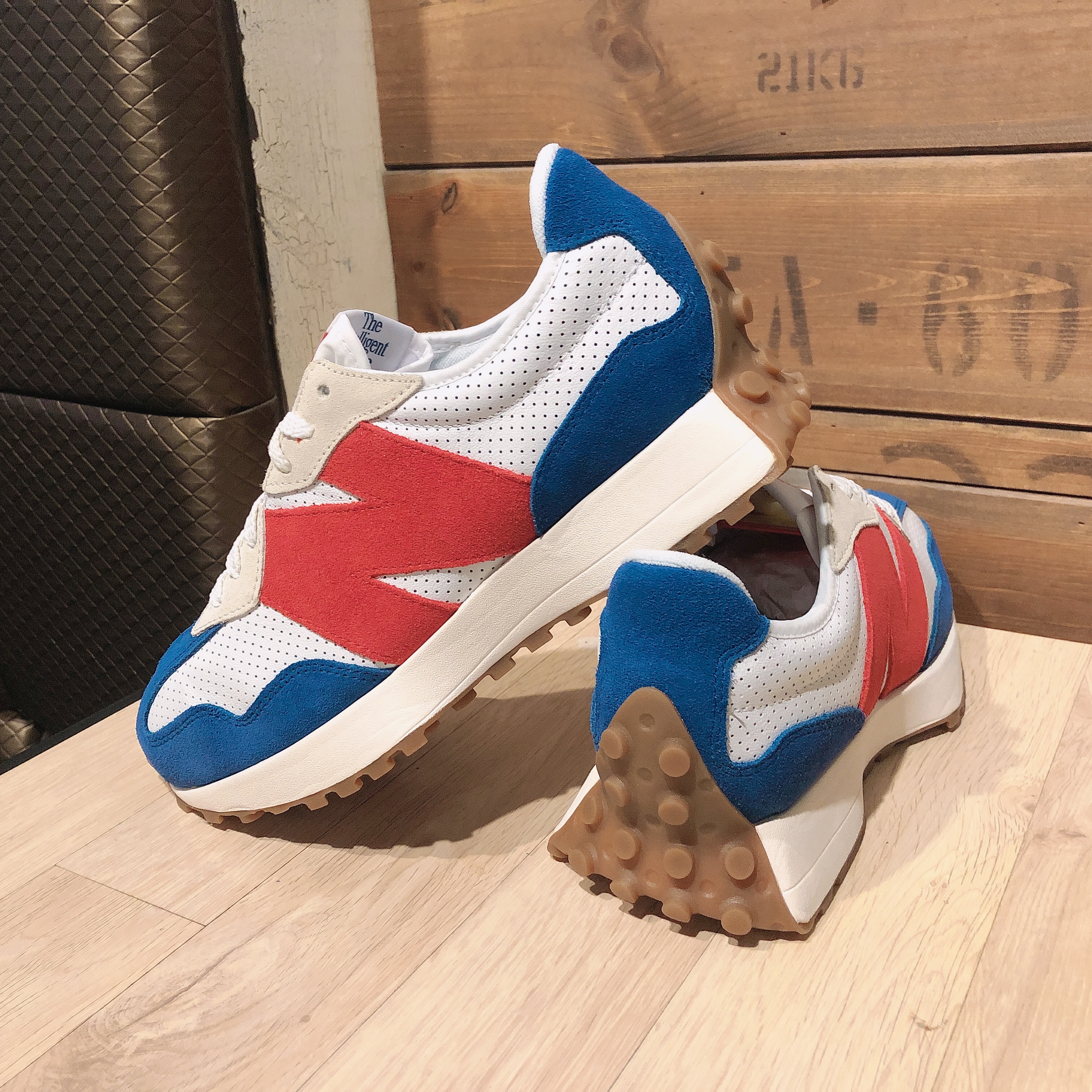 New Balance 327 Blue Red - JD Sports Exclusive 착용 스타일 - 1