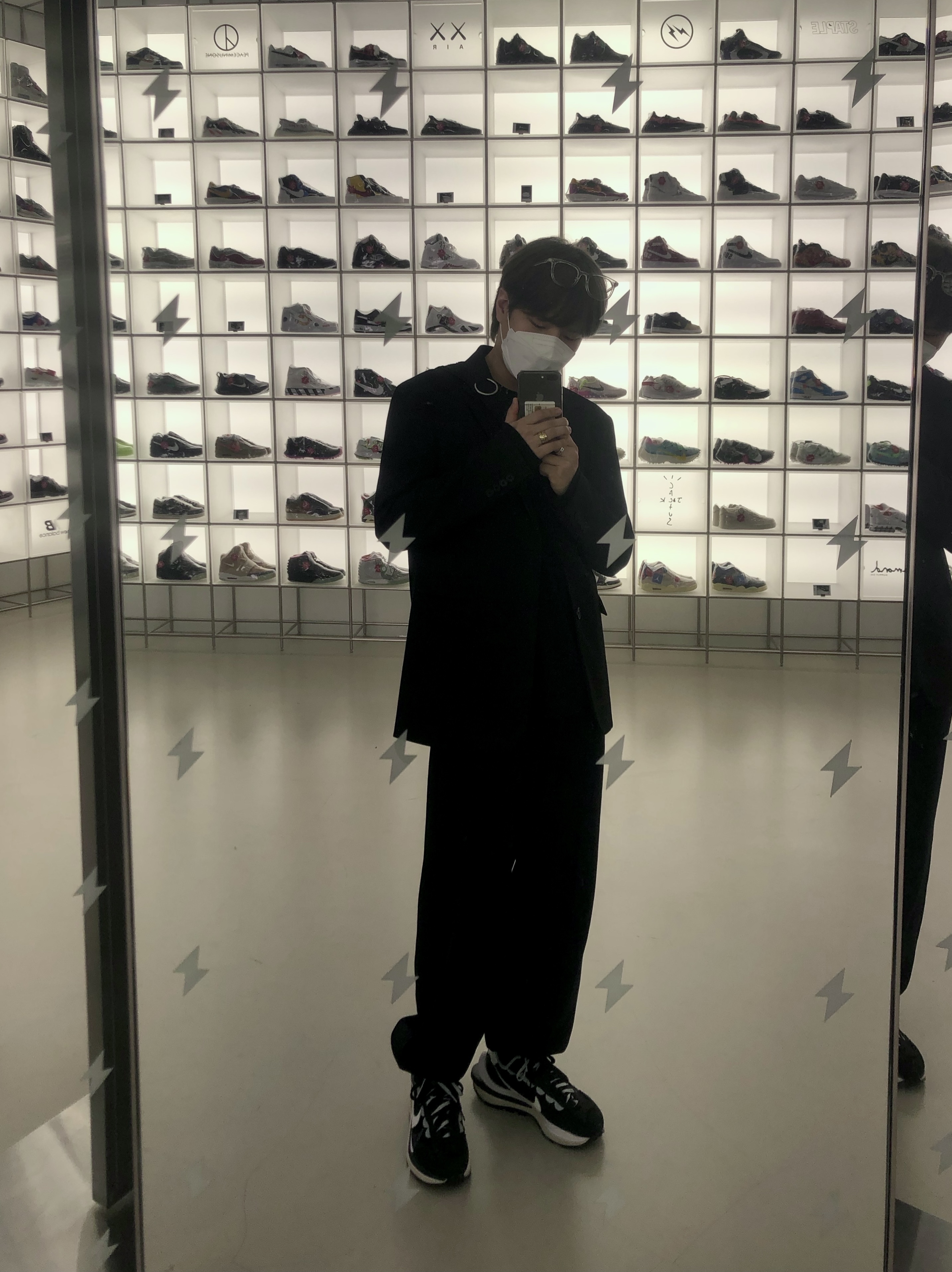 Nike x Sacai VaporWaffle Black White 착용 스타일 - 2