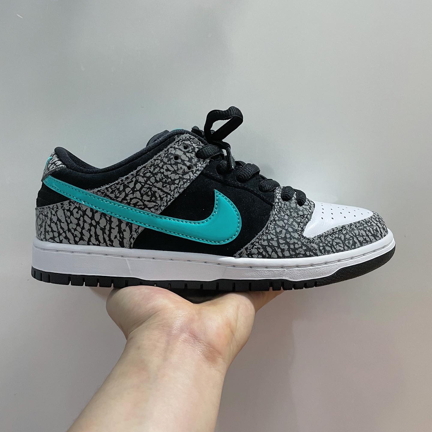 Nike SB Dunk Low Pro Clear Jade 착용 스타일