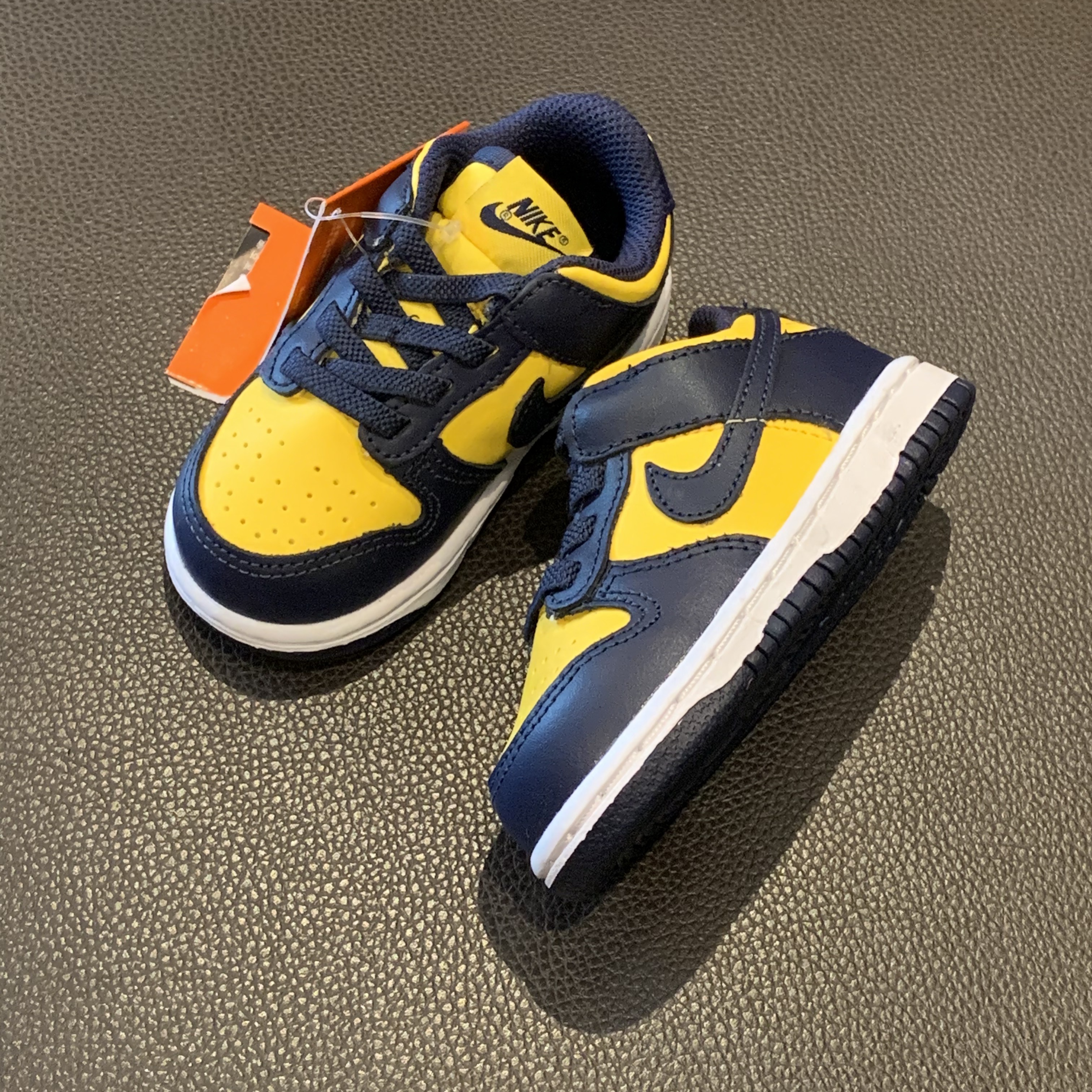 (TD) Nike Dunk Low Varsity Maize 착용 스타일 - 1