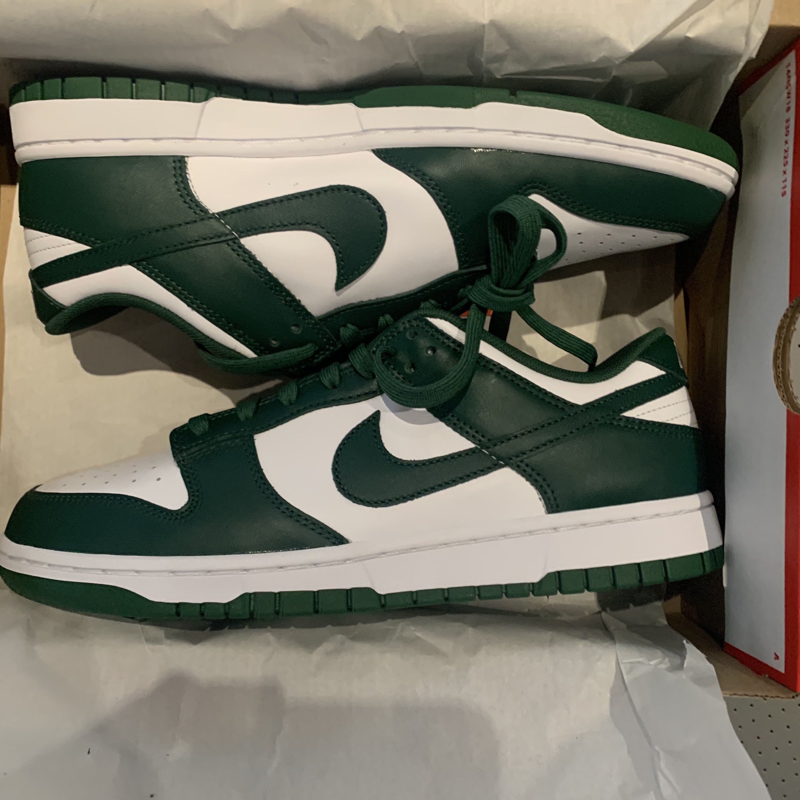 Nike Dunk Low Retro Varsity Green 착용 스타일 - 2