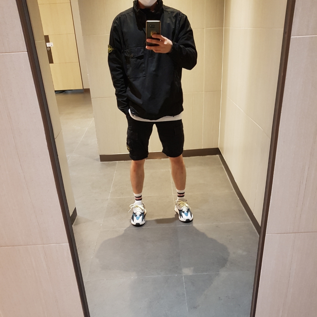 Adidas Yeezy Boost 700 Wave Runner Solid Grey 2017/2019 착용 스타일 - 1