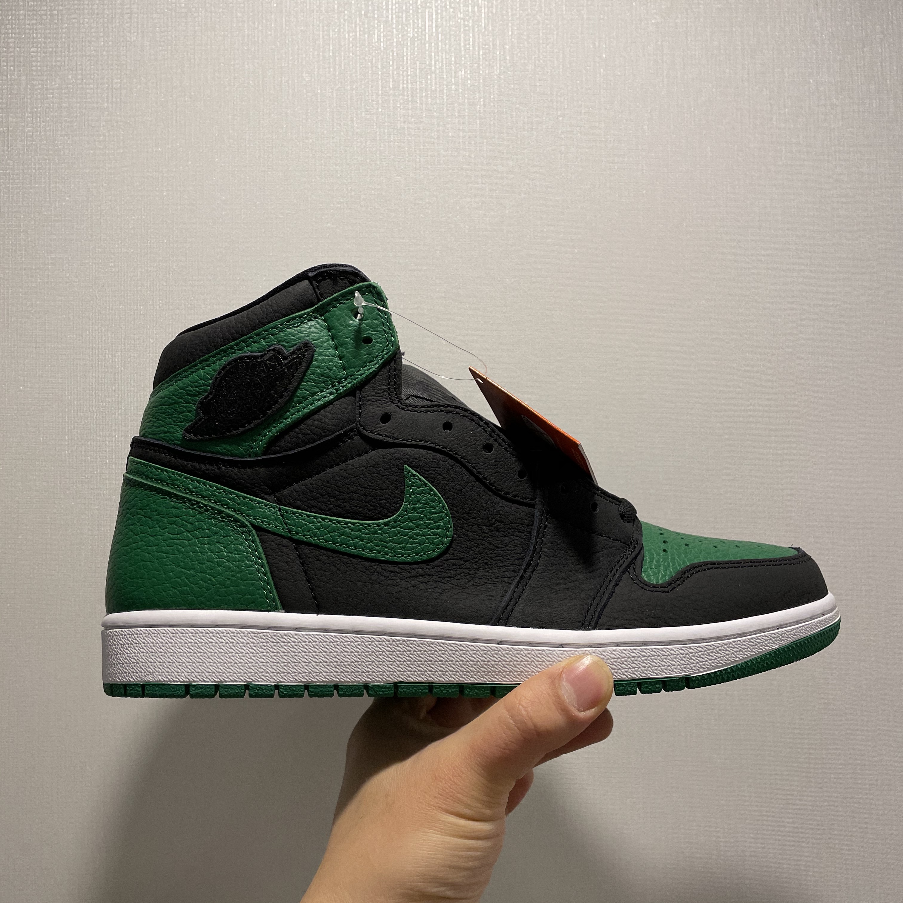Jordan 1 Retro High OG Pine Green Black 착용 스타일