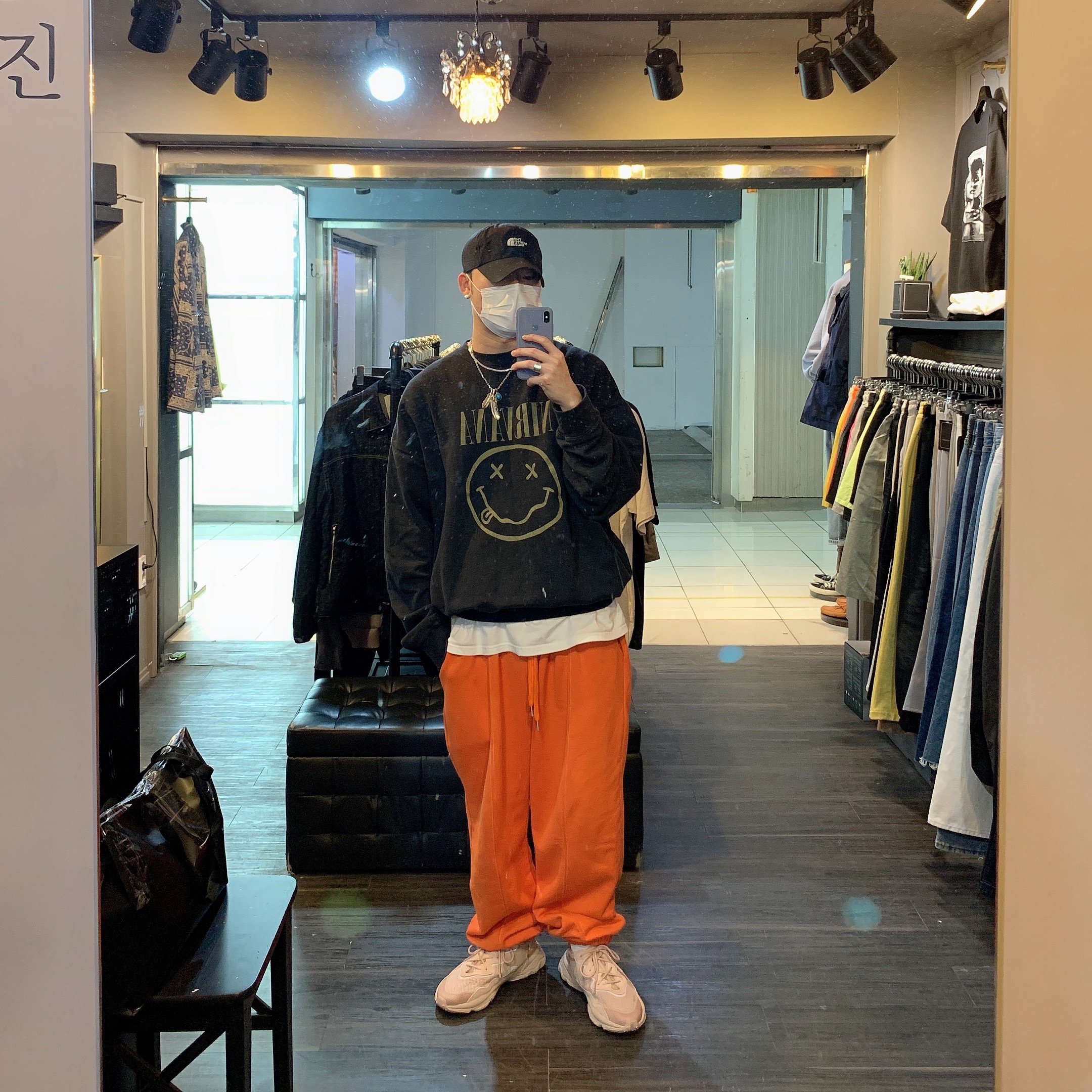 (W) Adidas Ozweego Ash Pearl 착용 스타일 - 1