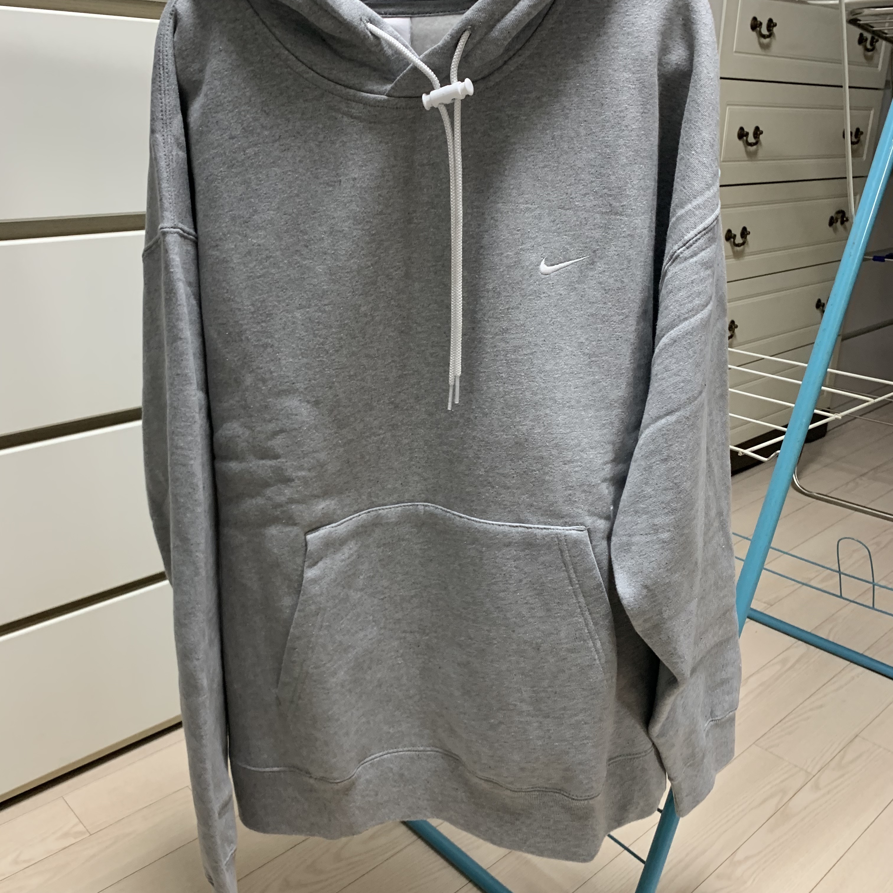 Nike NRG Solo Swoosh Fleece Hoodie Dark Grey Heather - Asia, Nike x Readymade Blazer Mid Black 착용 스타일 - 2