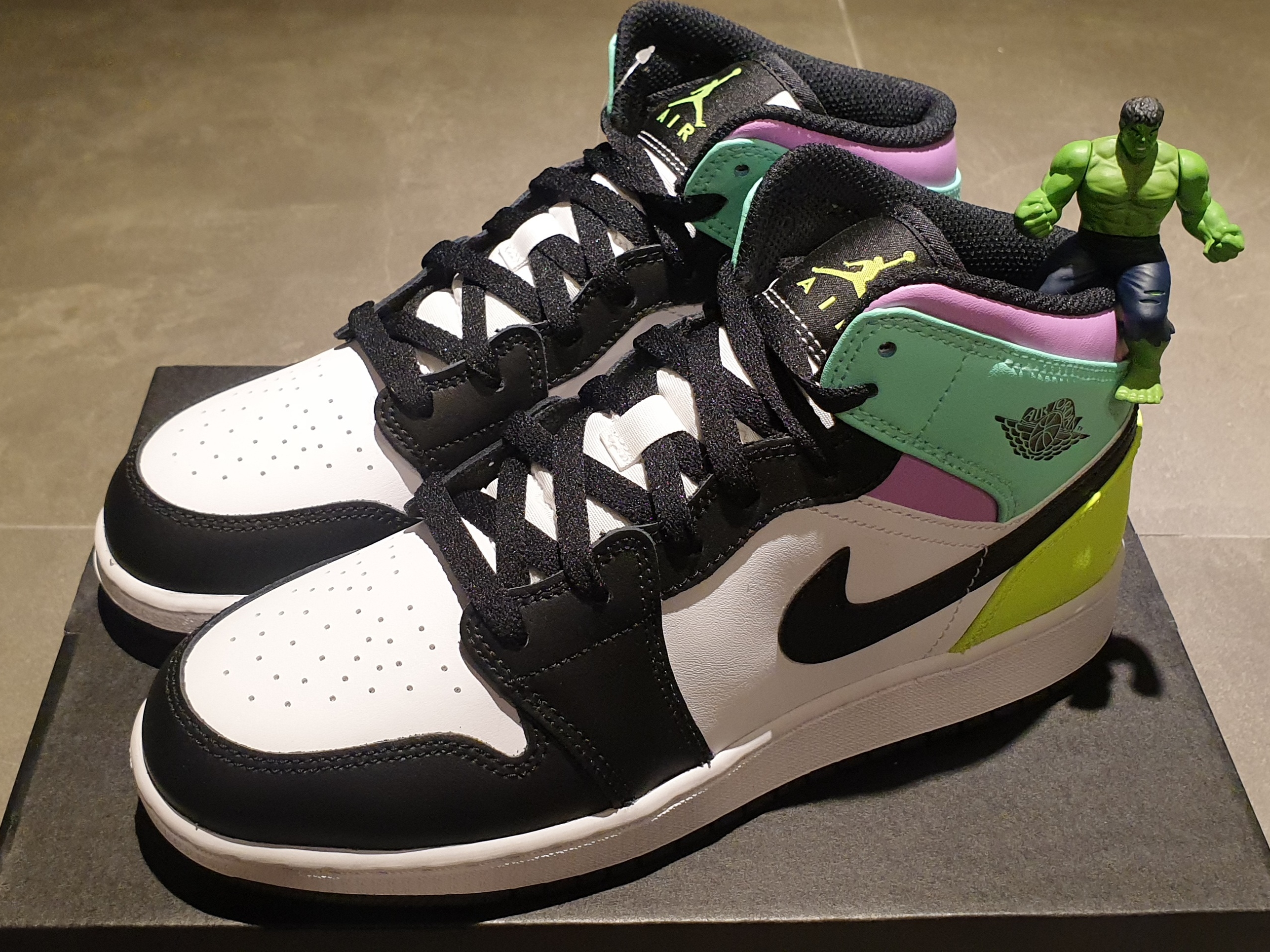 (GS) Jordan 1 Mid Volt Green Glow 착용 스타일 - 2