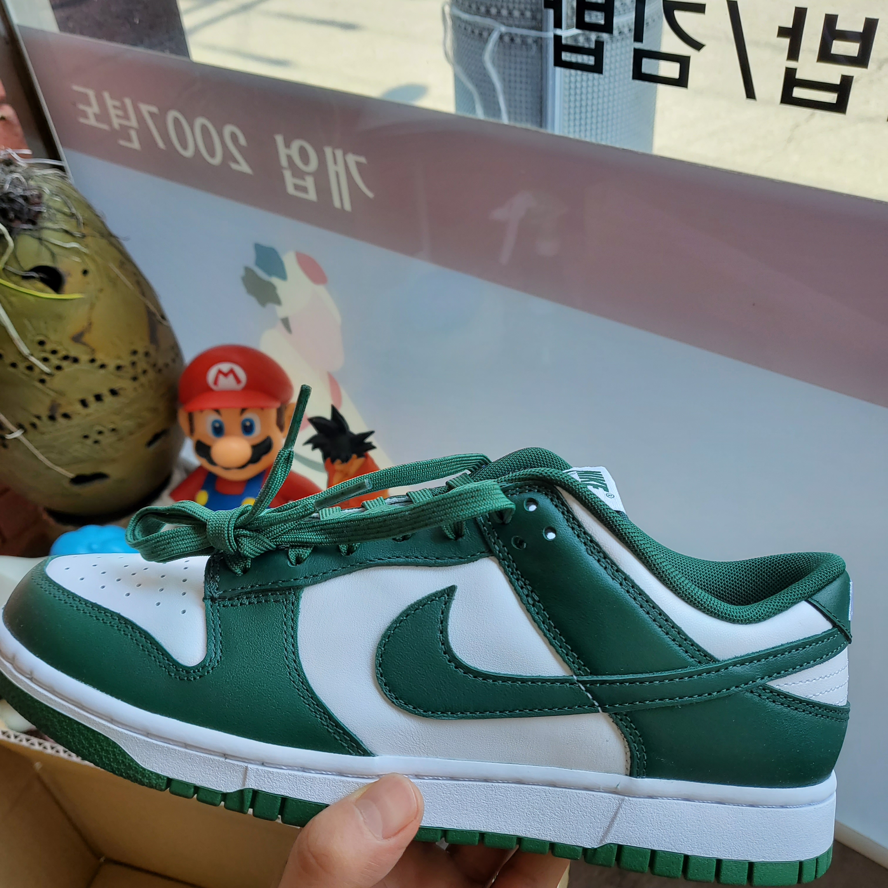 Nike Dunk Low Retro Varsity Green 착용 스타일
