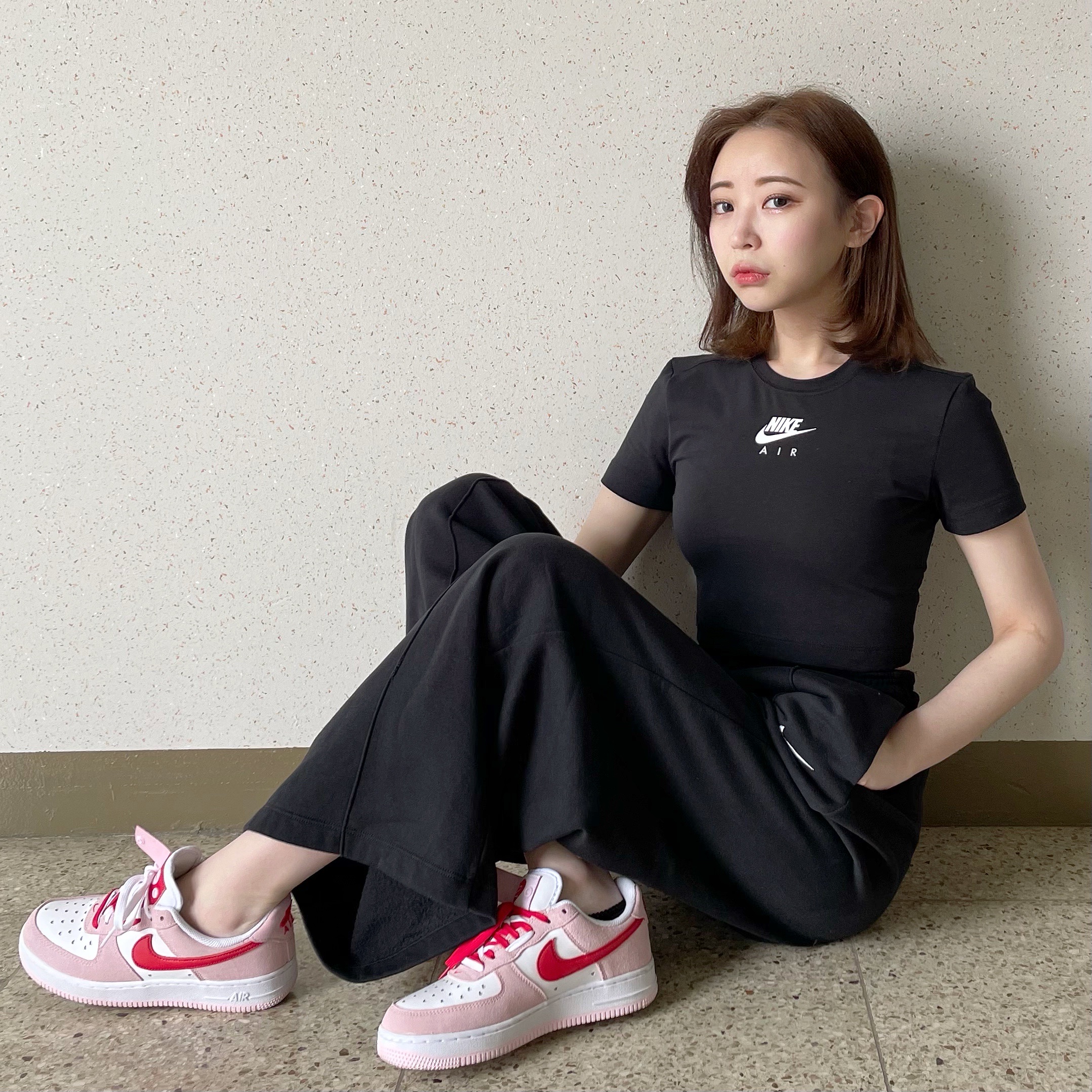 Nike Air Force 1 '07 QS Valentine's Day 착용 스타일 - 4