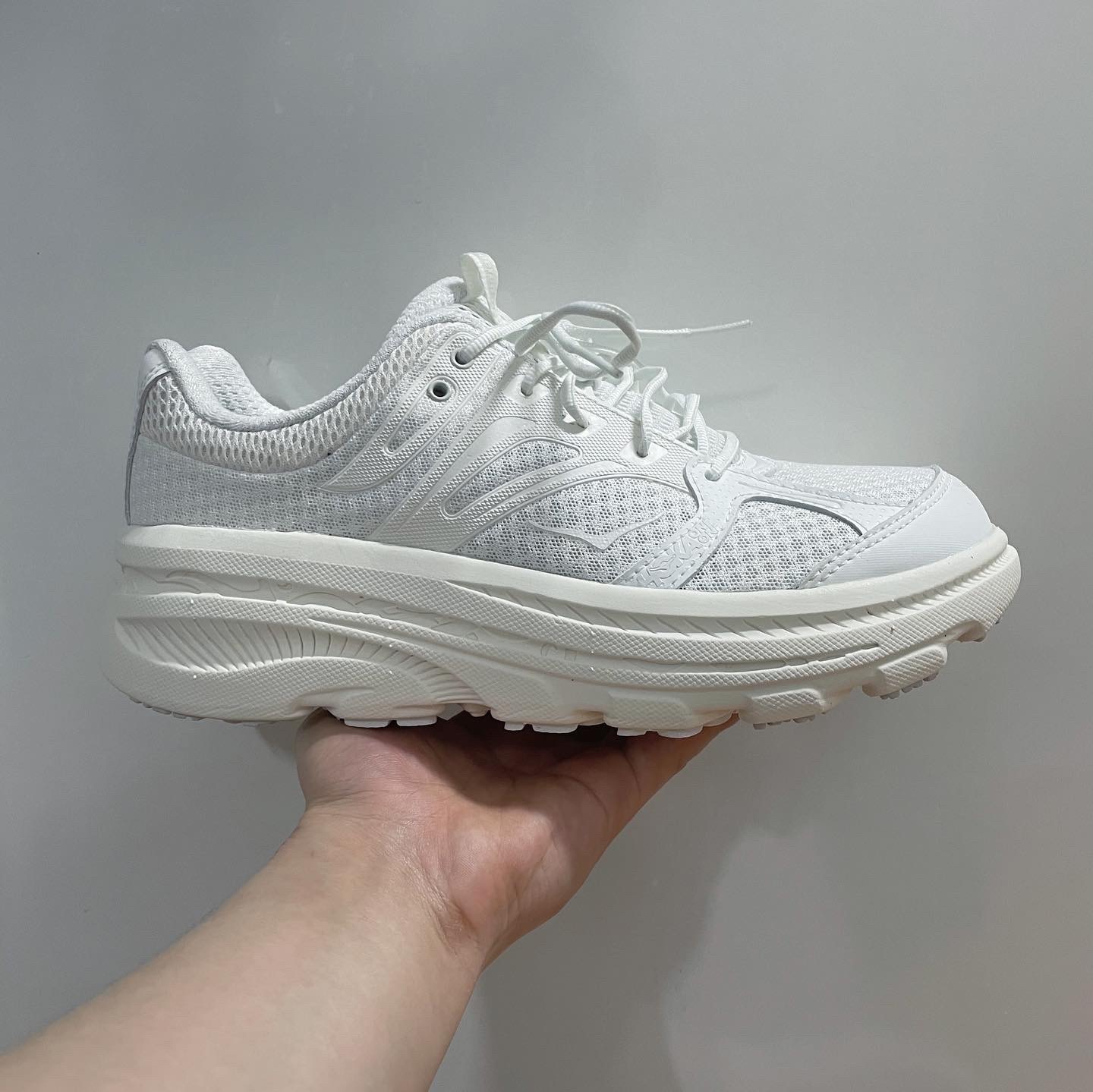 Hoka x Engineered Garments Bondi B White 착용 스타일