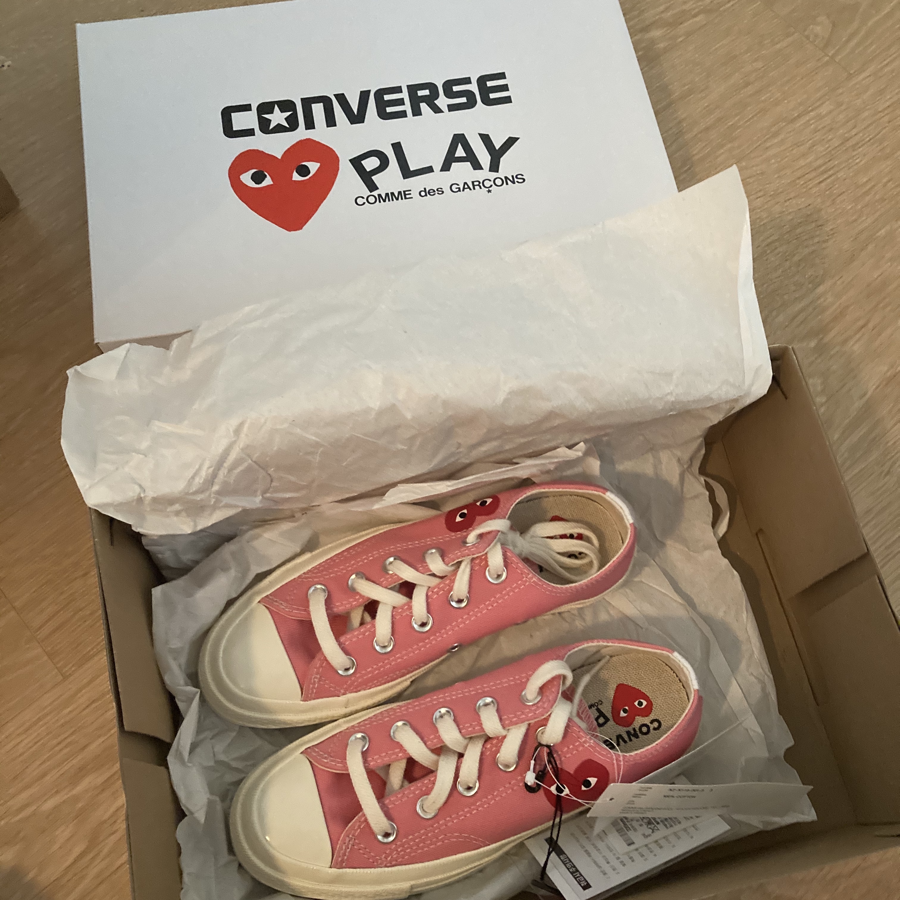 Converse x Play Comme des Garcons Chuck 70 Ox Bright Pink 착용 스타일