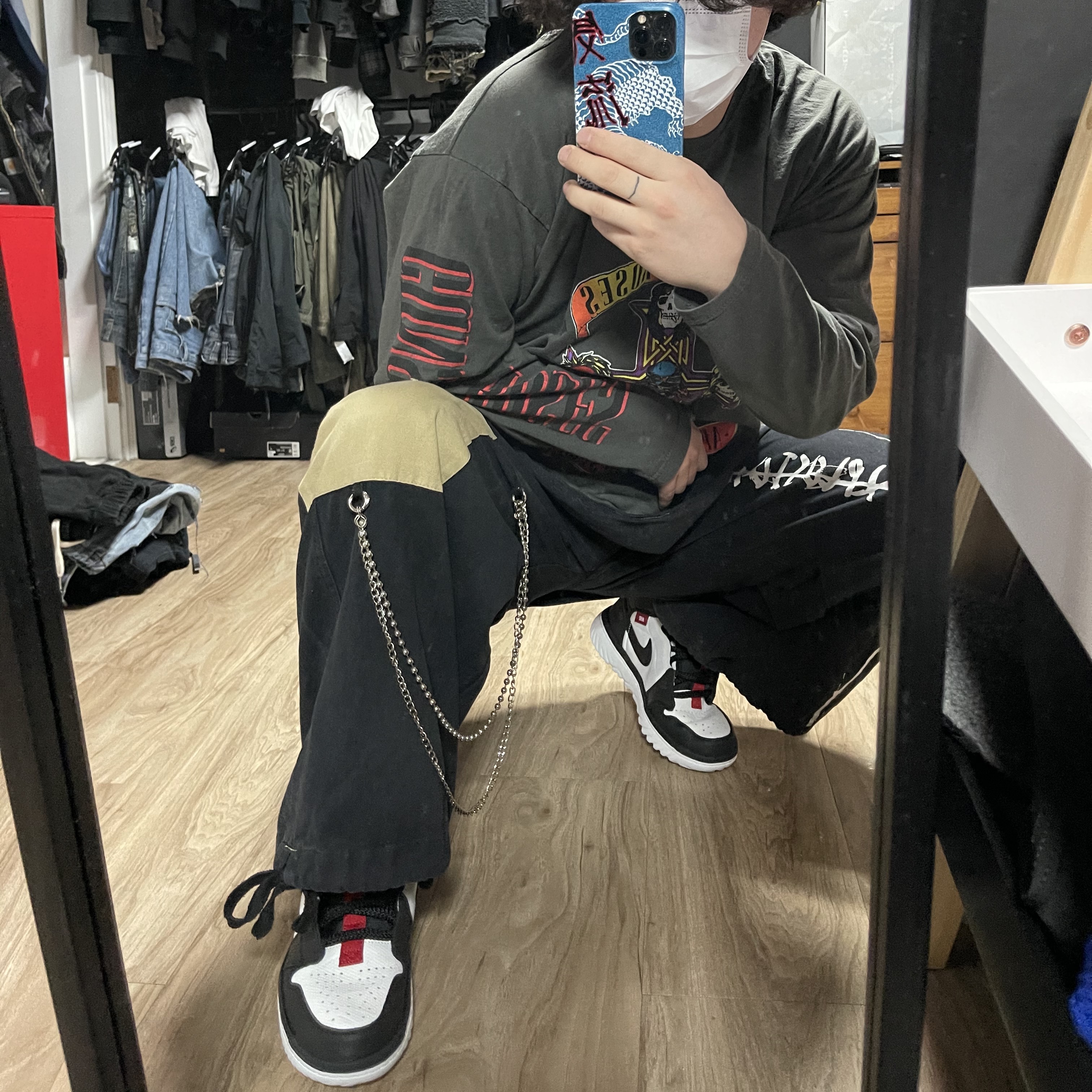 Jordan 1 High React Black White Gym Red 착용 스타일