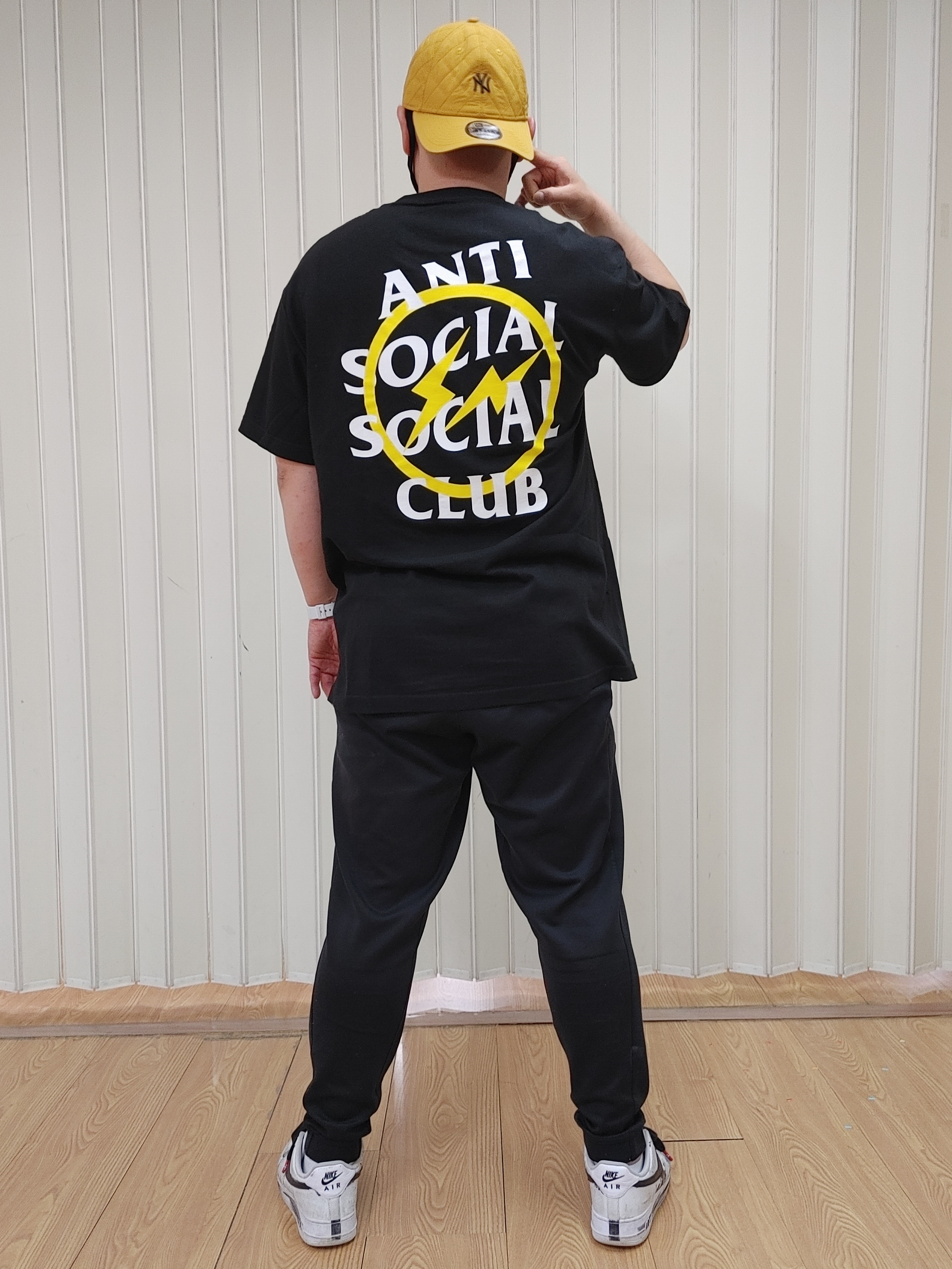 Nike x Peaceminusone Air Force 1 Low Para-Noise 2.0, Anti Social Social Club x Fragment Bolt T-Shirt Yellow 착용 스타일 - 2