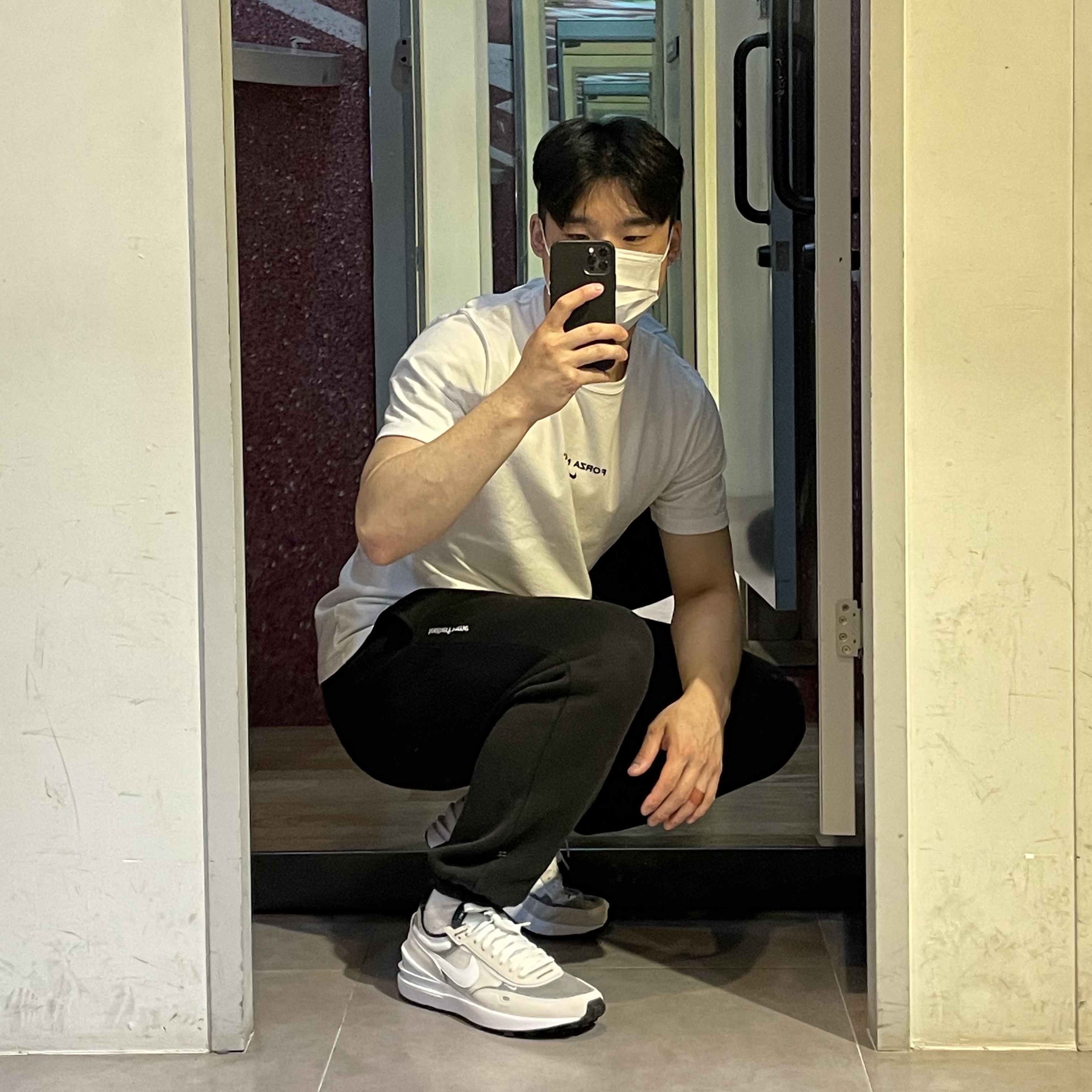 Nike Waffle One Infinite Lilac, Nike x Drake Nocta Essential T-Shirt White - Asia 착용 스타일