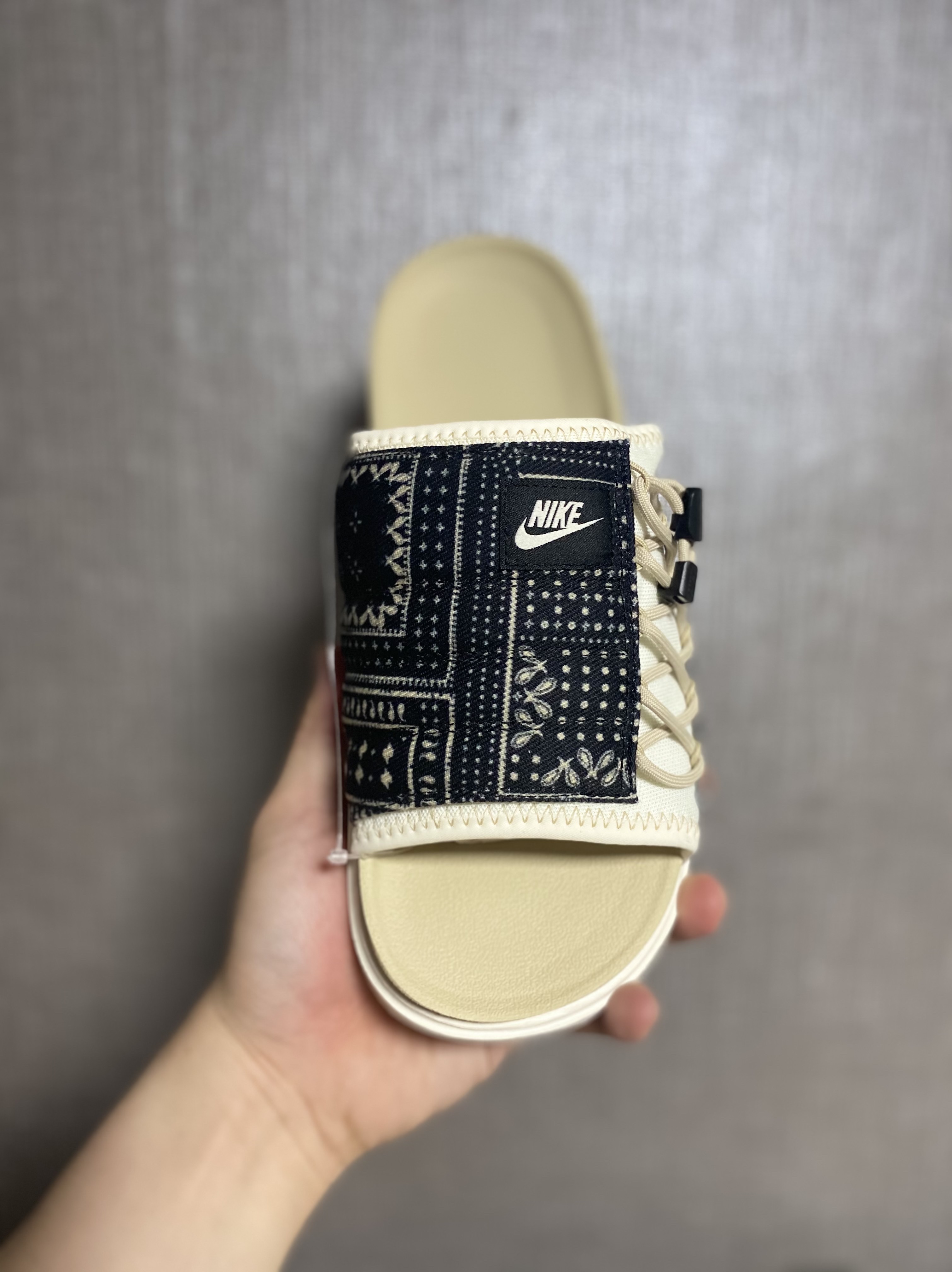 Vans x DSM Classic Slip-On Checkerboard , IAB Studio Woven Hoodie Black 착용 스타일 - 2