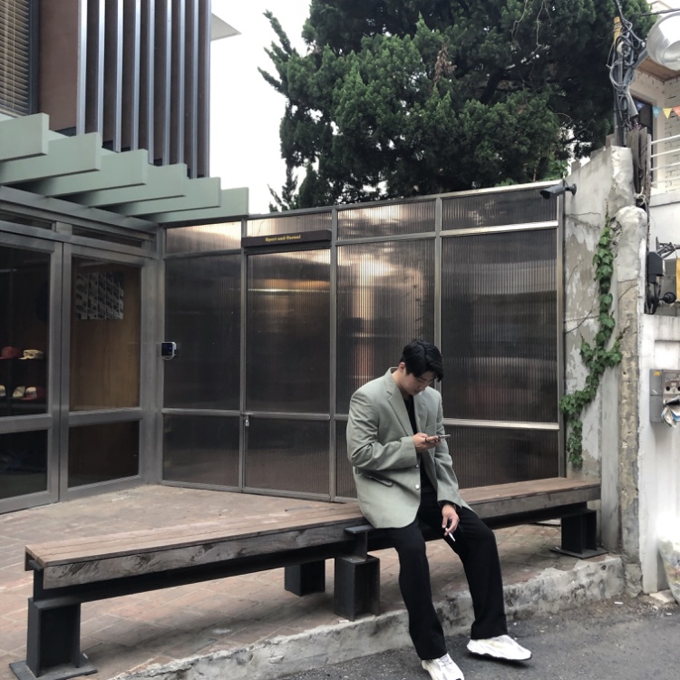 Adidas Yeezy Boost 700 V2 Static 2018 착용 스타일 - 2