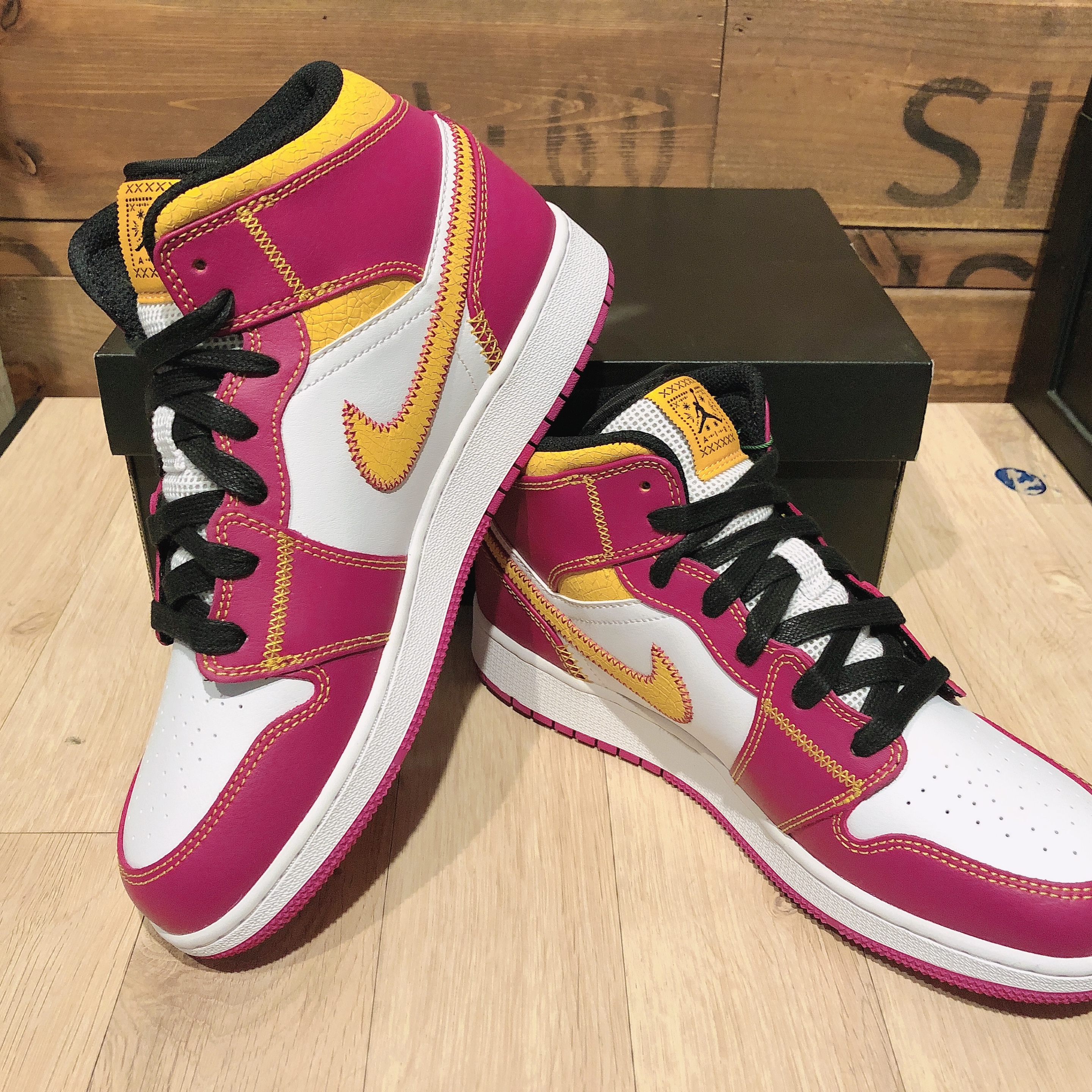 (GS) Jordan 1 Mid DOD Familia 착용 스타일 - 3