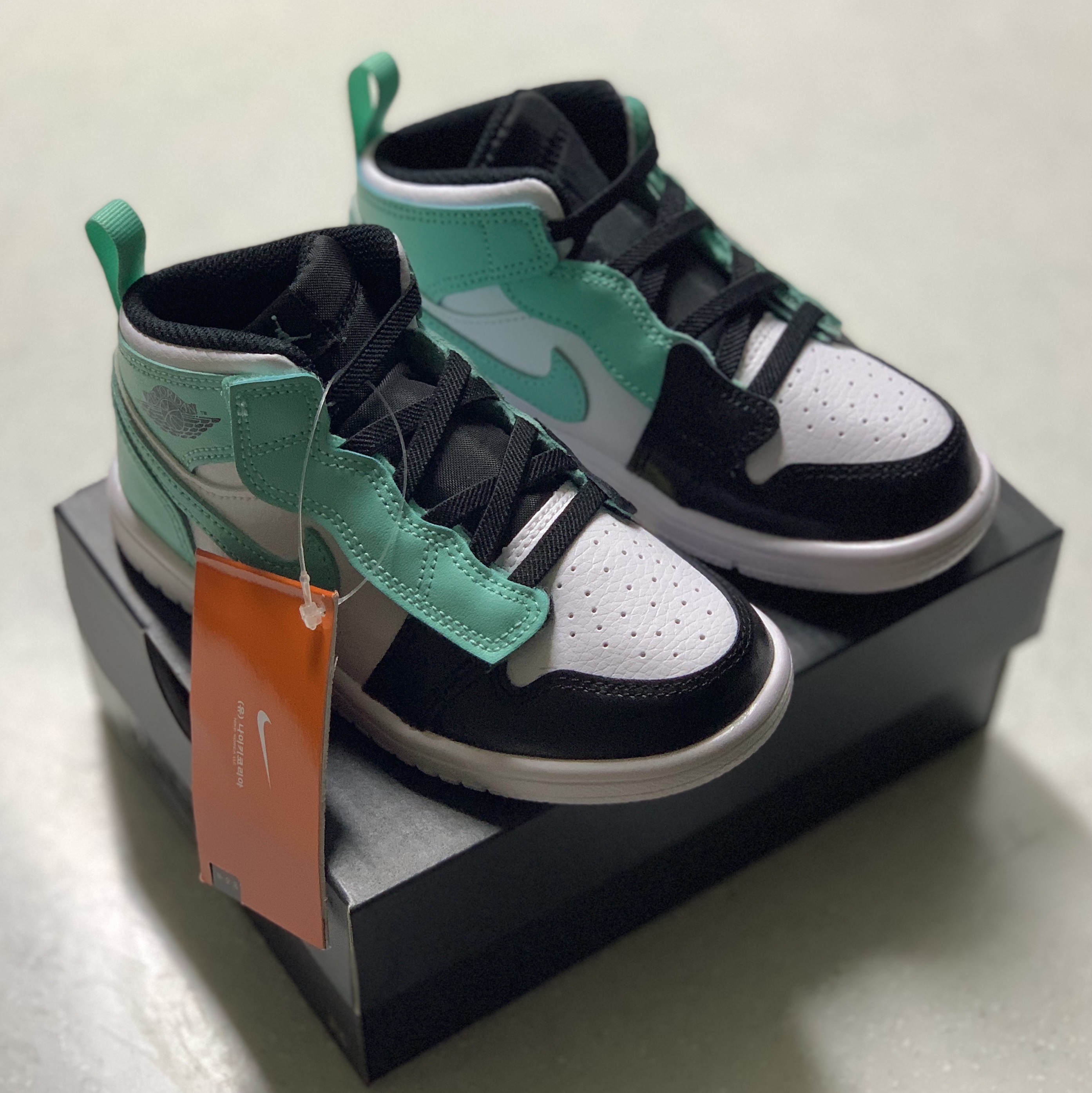 (TD) Jordan 1 Mid Tropical Twist 착용 스타일