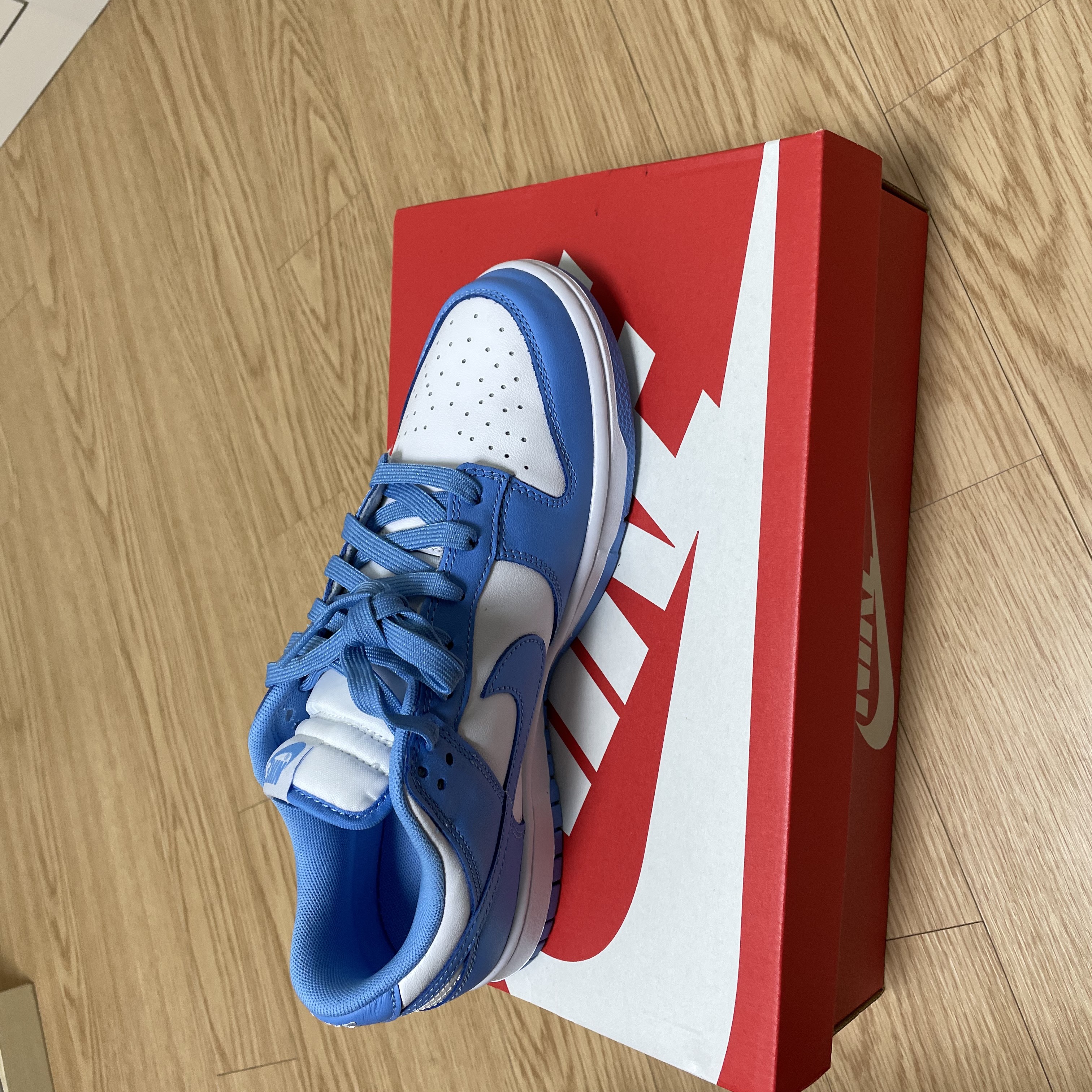 Nike Dunk Low Retro University Blue 착용 스타일 - 1