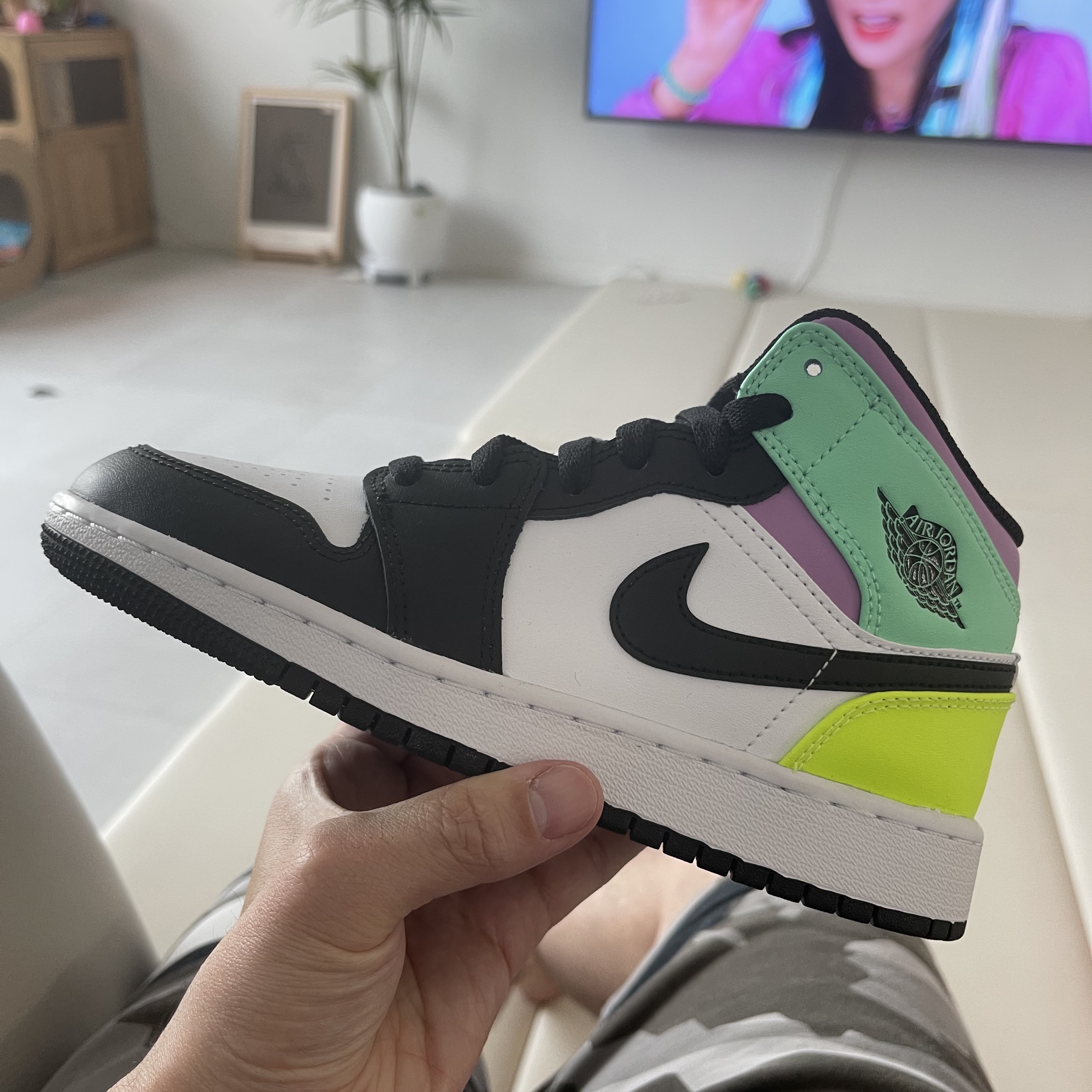 (GS) Jordan 1 Mid Volt Green Glow 착용 스타일