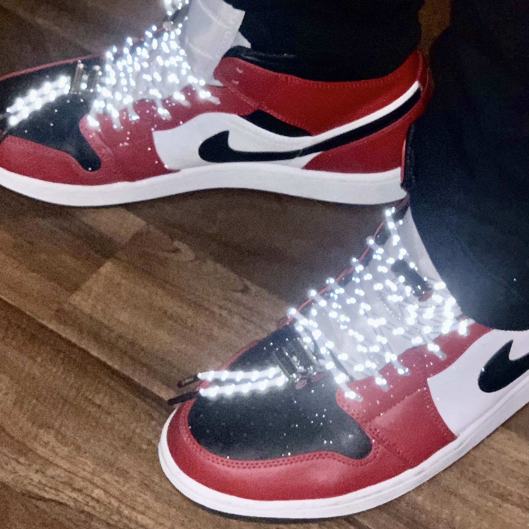 Jordan 1 Mid Chicago Black Toe 착용 스타일 - 3