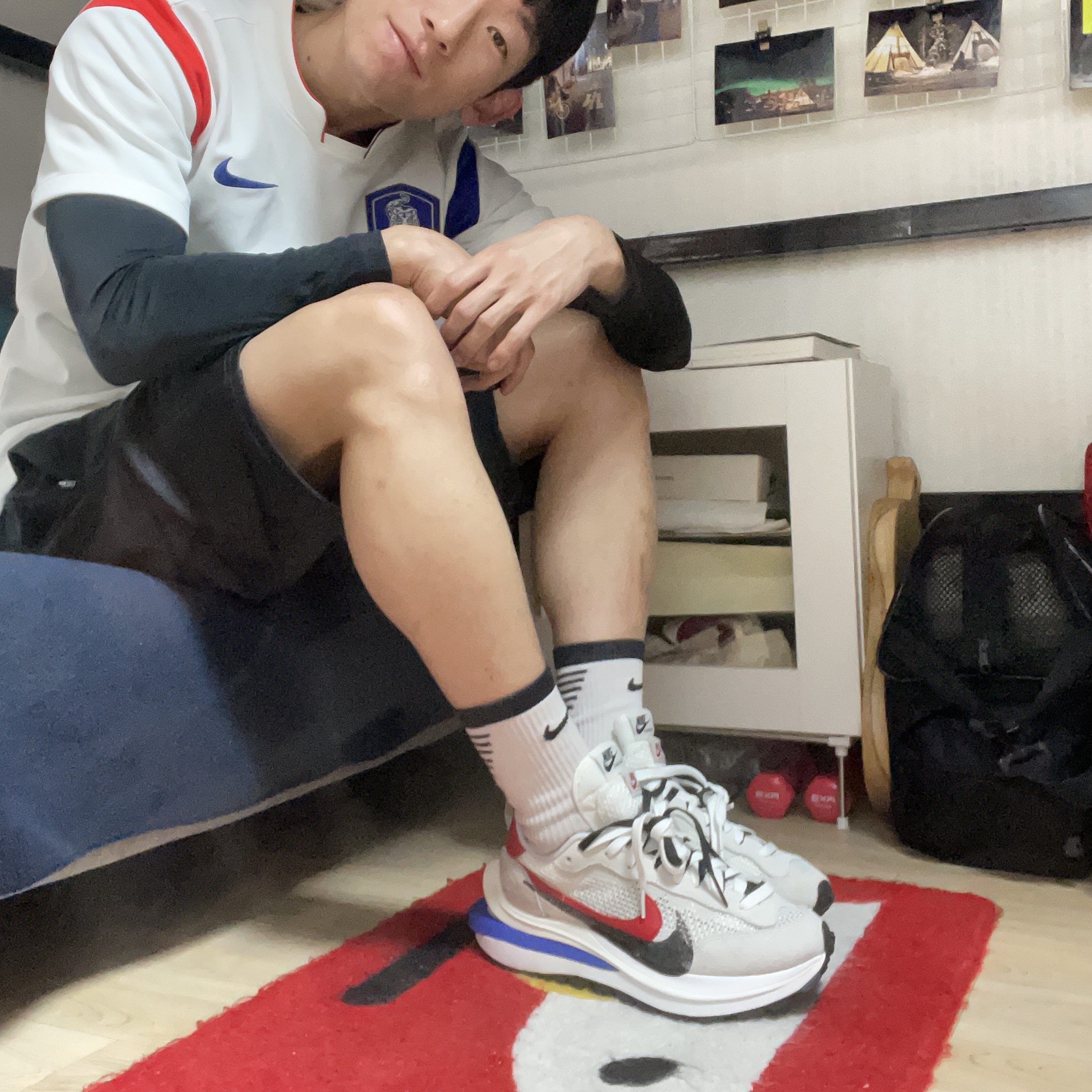 Nike x Sacai VaporWaffle Royal Fuchsia 착용 스타일